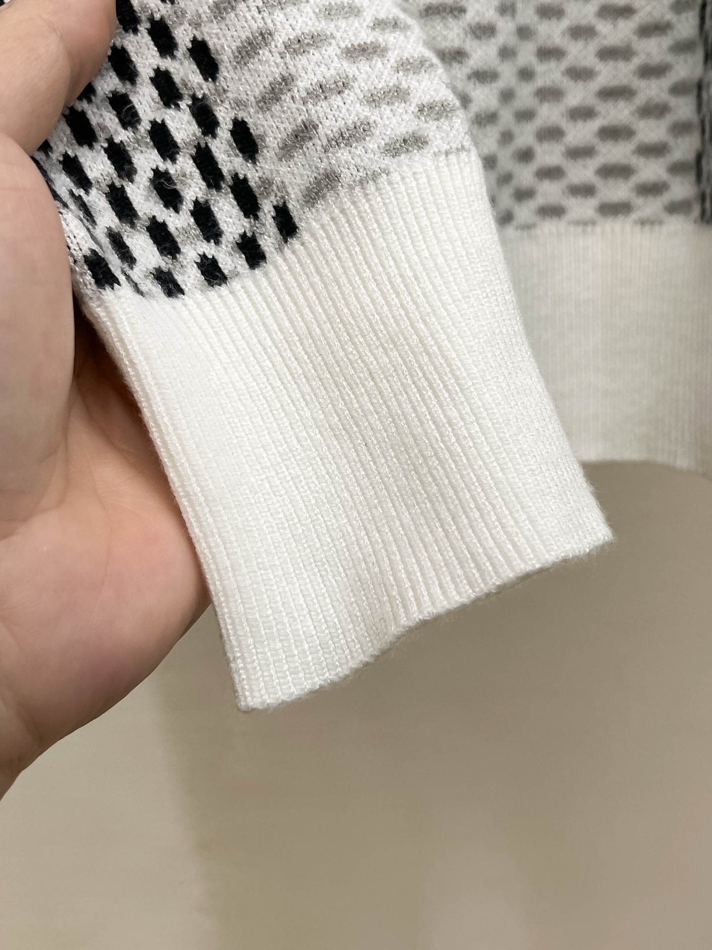 Louis Vuitton Unisex Sweatshirt Size M-XXXL