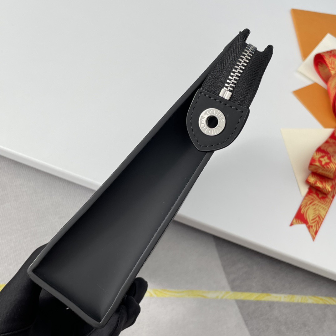 Louis Vuitton N41696 Clutch Pochette Voyage Bags Size 26*20*5cm