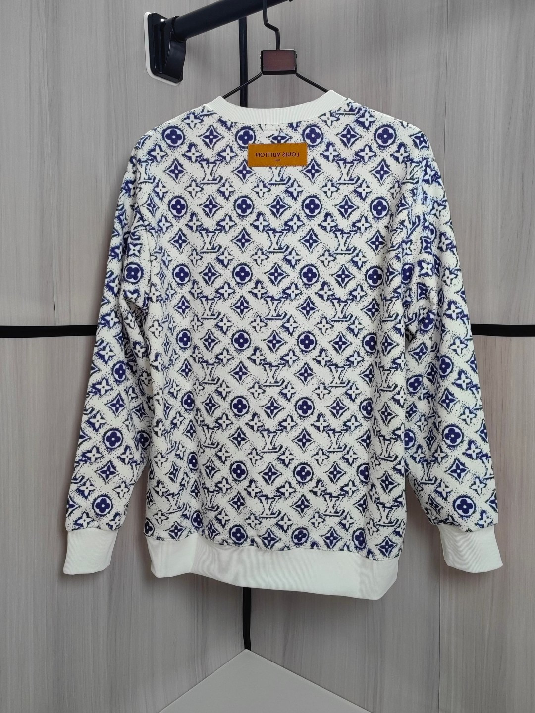 Louis Vuitton Unisex Sweatshirt Size S-XL