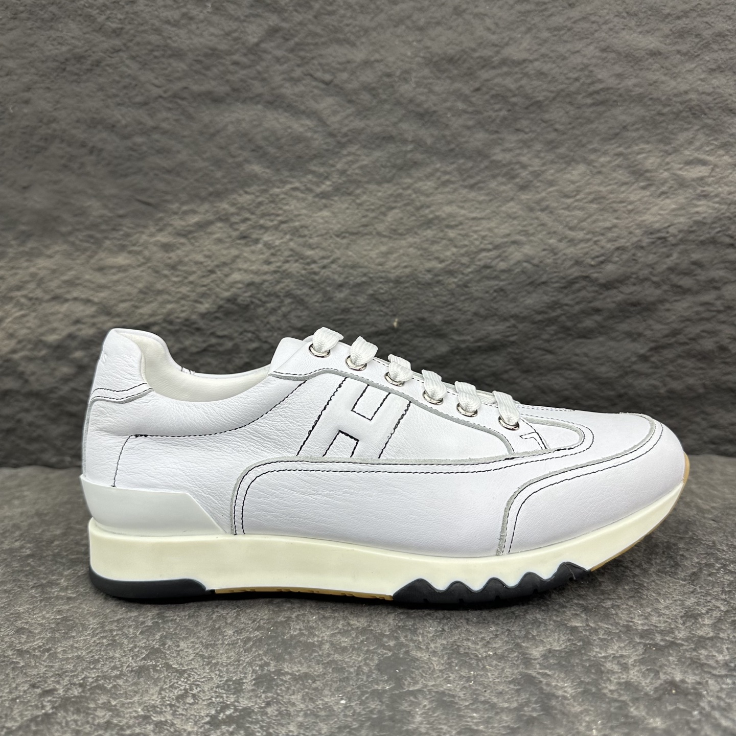 Hermes 25ss Trail Sneaker Size 39-46