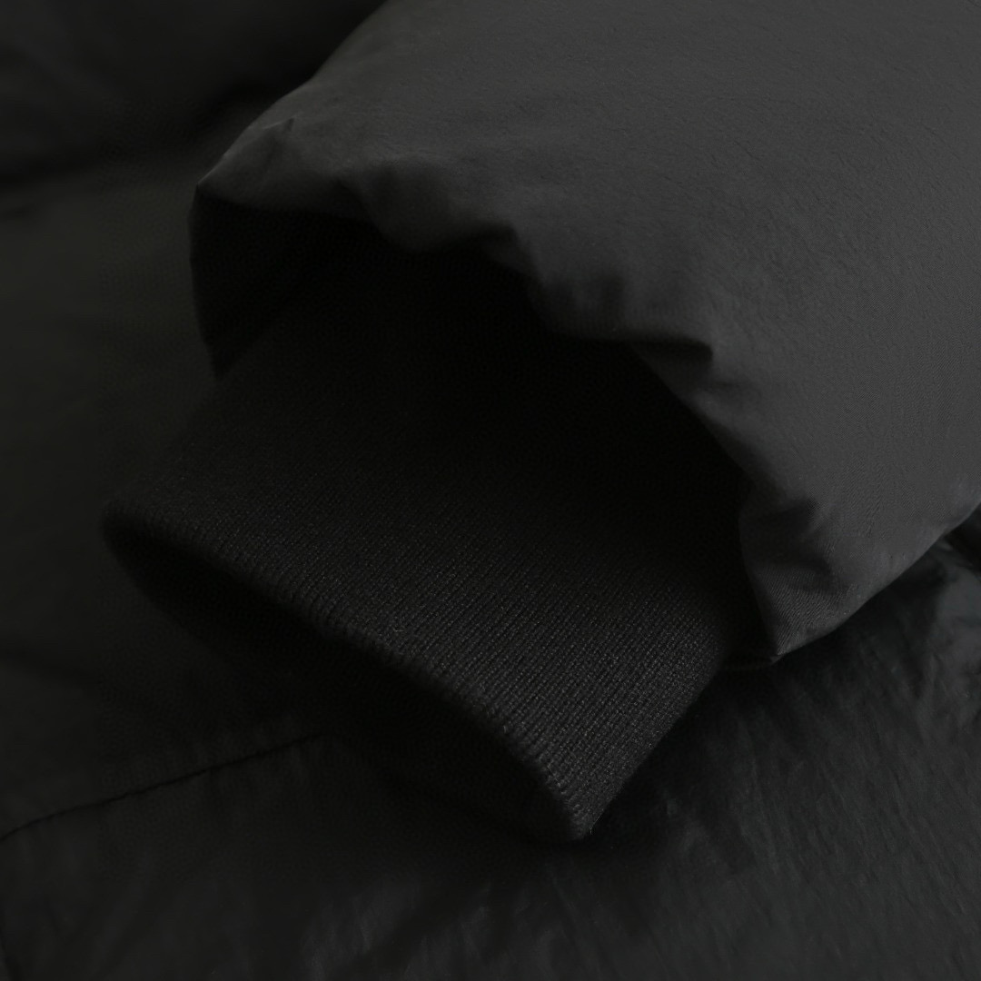 Ami 25ss Unisex Down Jacket Size S-XL