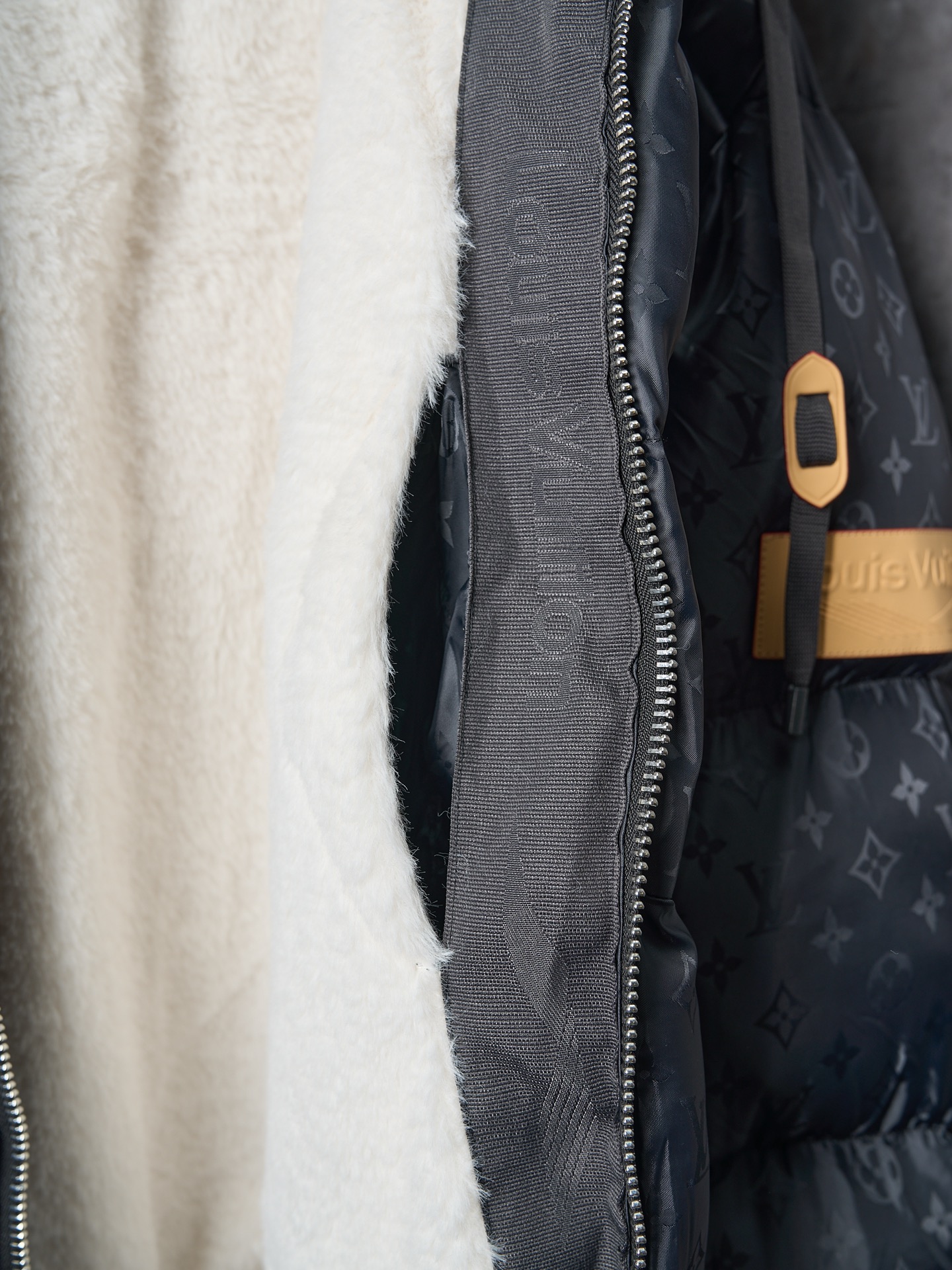 Louis Vuitton SKI 25SS Unisex Winter Jacket Size 46-52