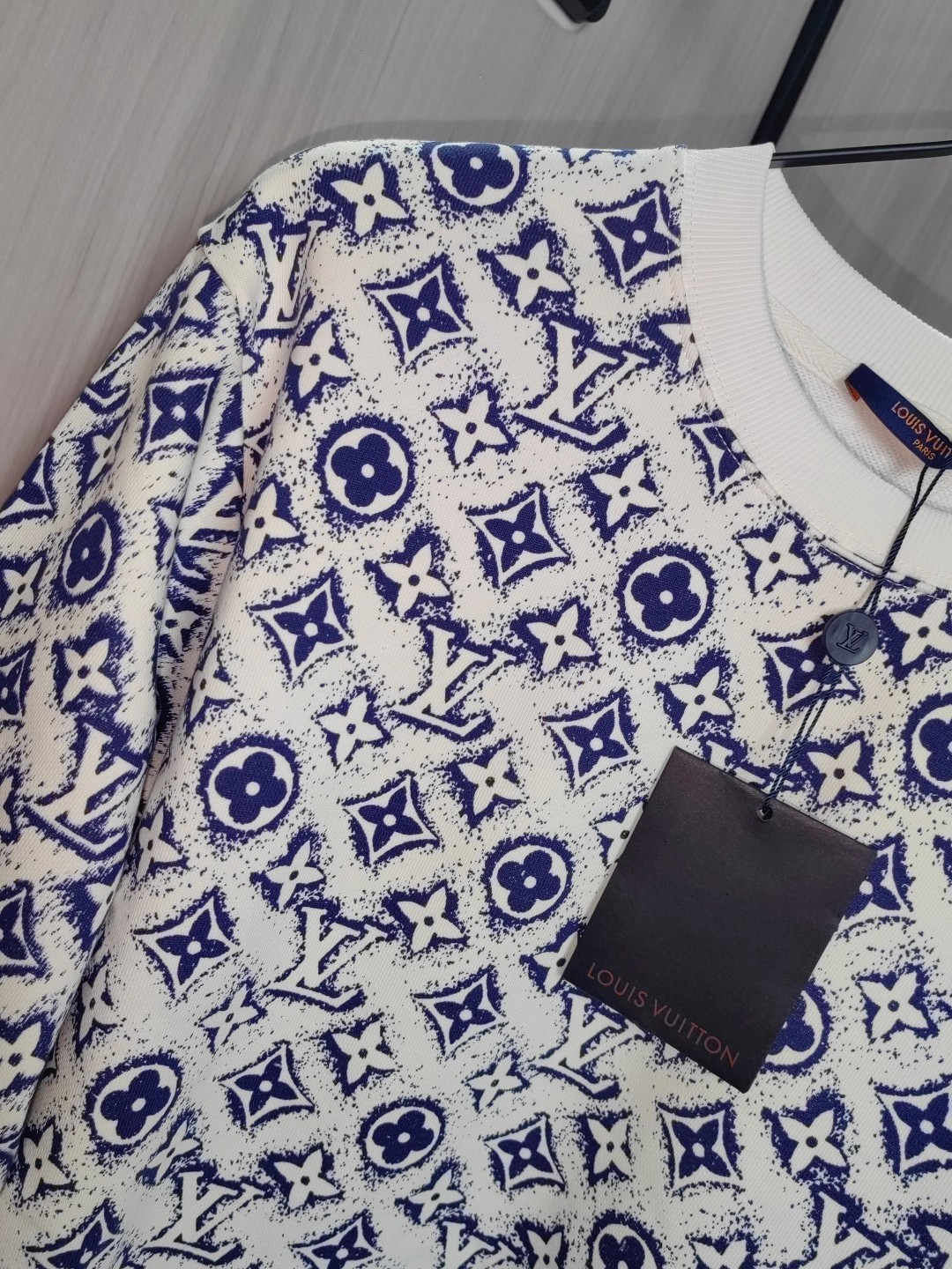 Louis Vuitton Unisex Sweatshirt Size S-XL