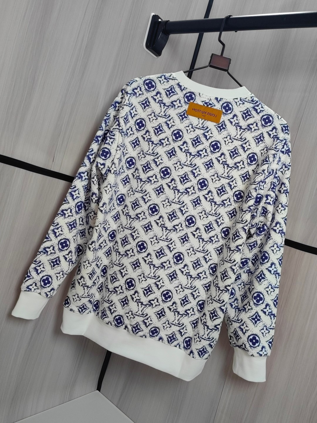 Louis Vuitton Unisex Sweatshirt Size S-XL