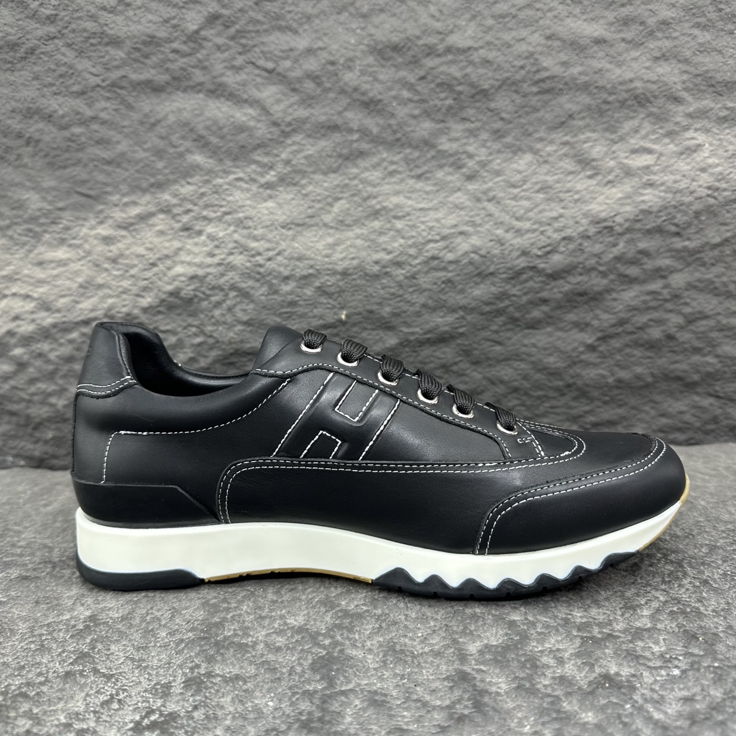 Hermes 25ss Trail Sneaker Size 39-46