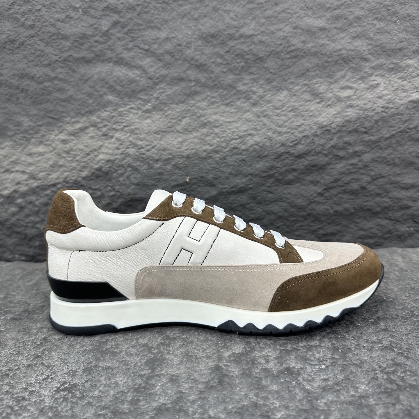 Hermes 25ss Trail Sneaker Size 39-46