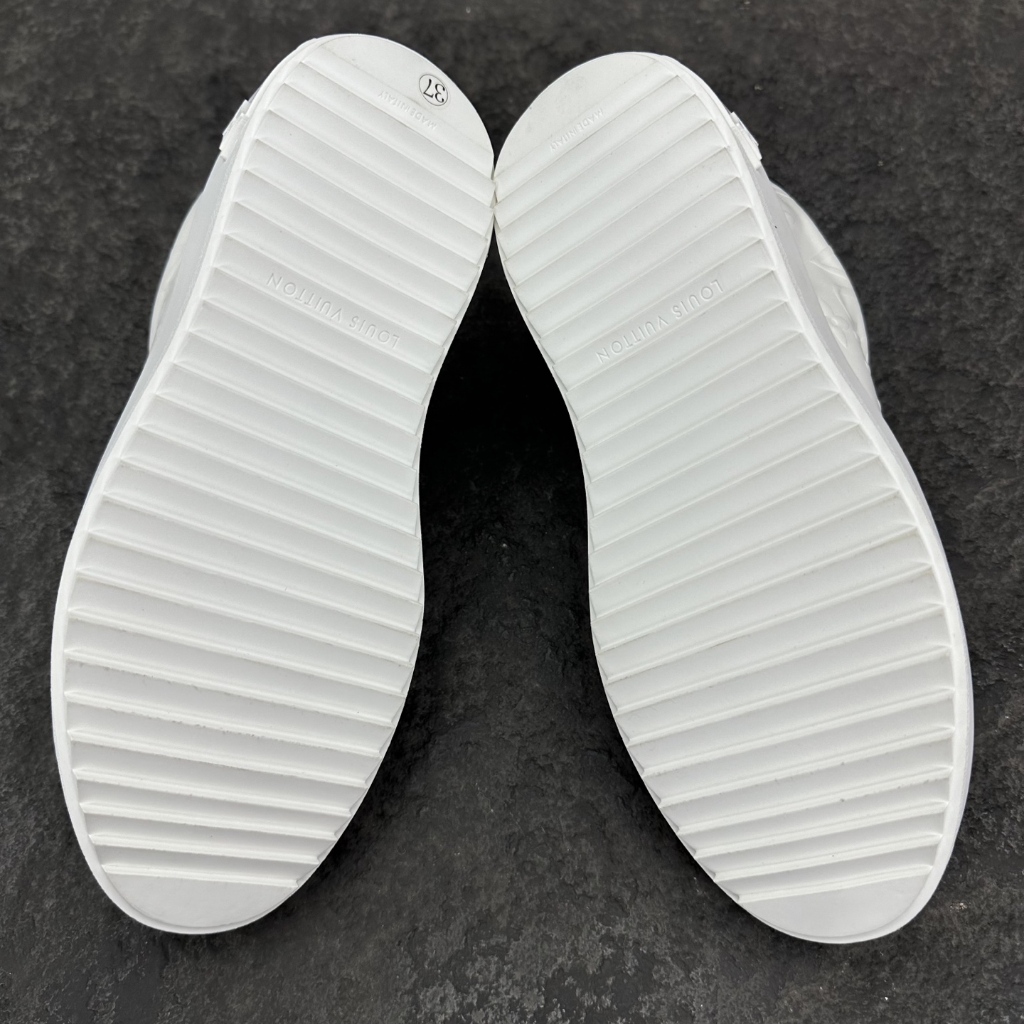 Louis Vuitton Time Out Sneaker Size 36-46