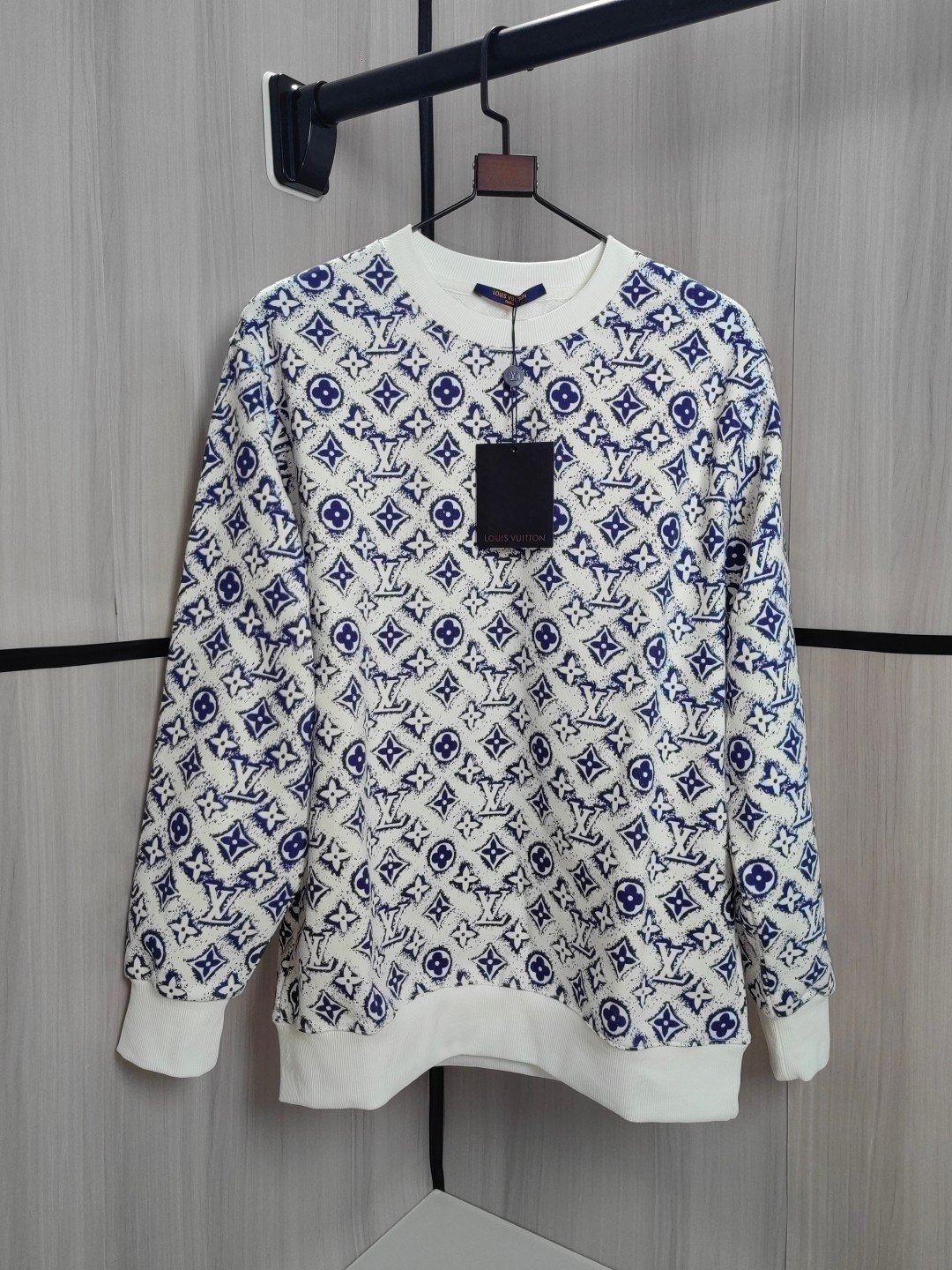 Louis Vuitton Unisex Sweatshirt Size S-XL