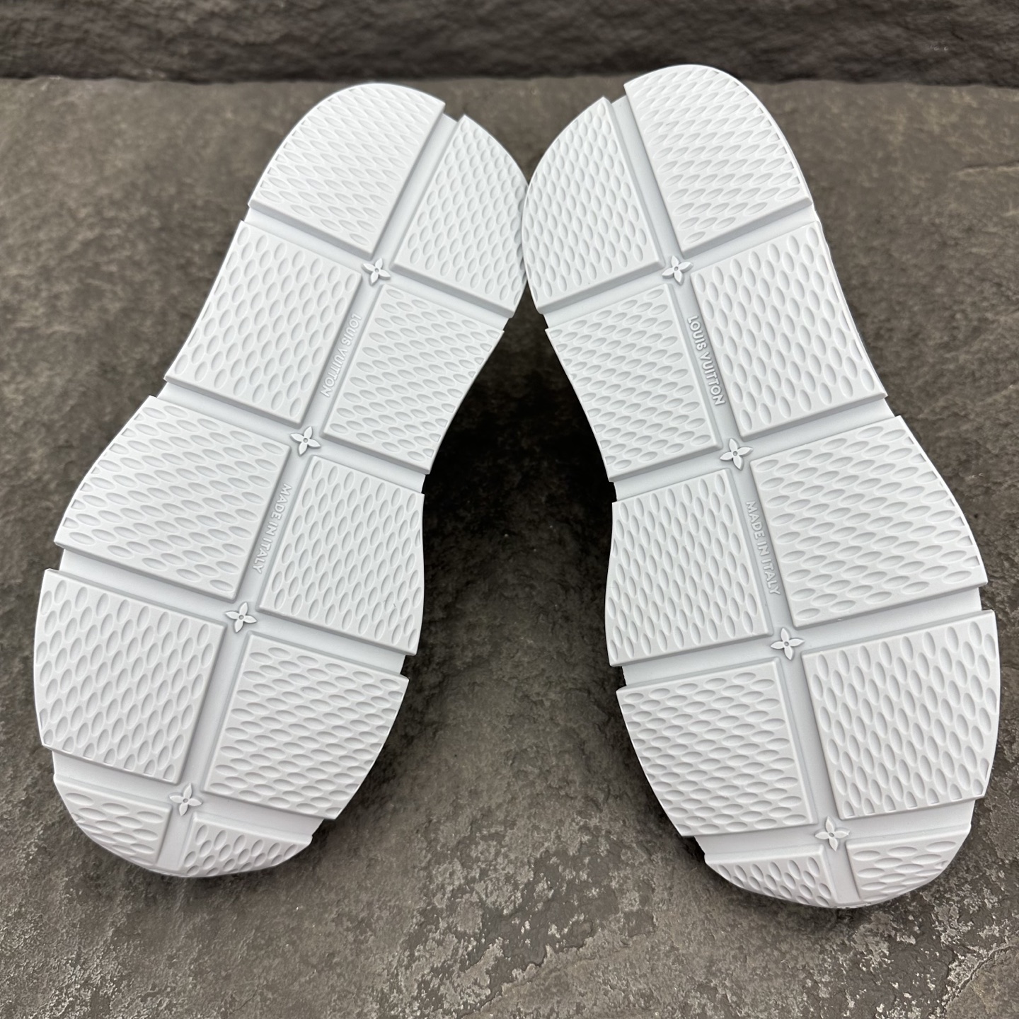 Louis Vuitton LV 1AIOIZ LV CLASSIC Sneaker Size 36-46