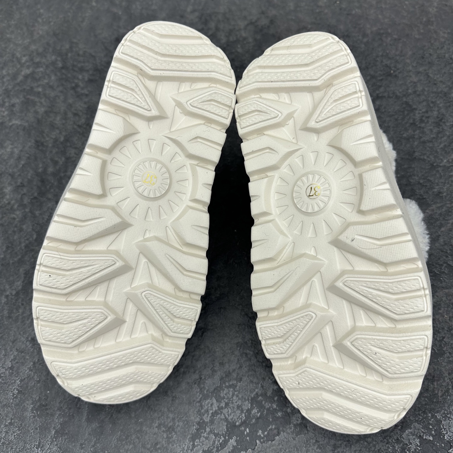 UGG 25ss plush Boots Size 36-41