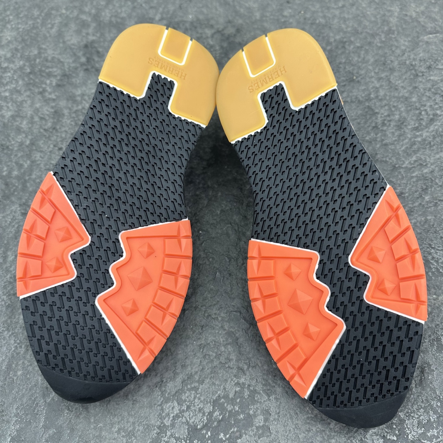 Hermes 25ss Trail Sneaker Size 39-46