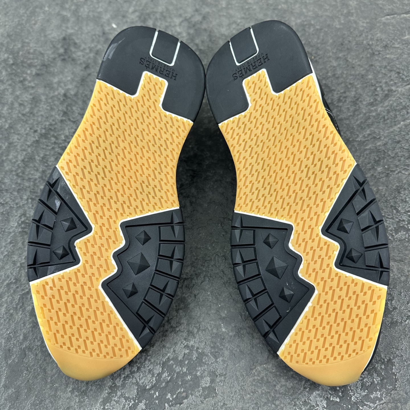 Hermes 25ss Trail Sneaker Size 39-46