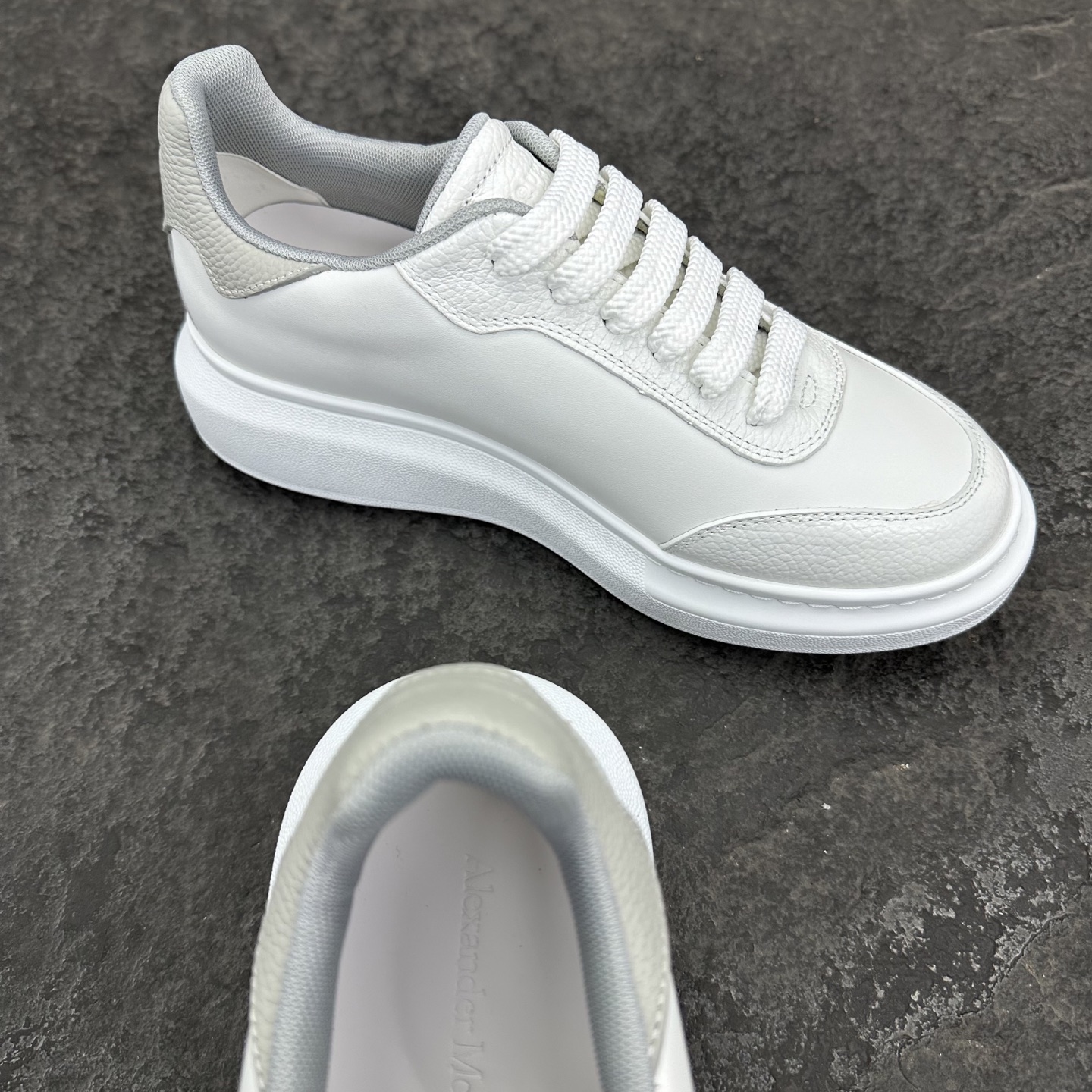 Alexander McQueen 25ss Sneaker Size 36-46