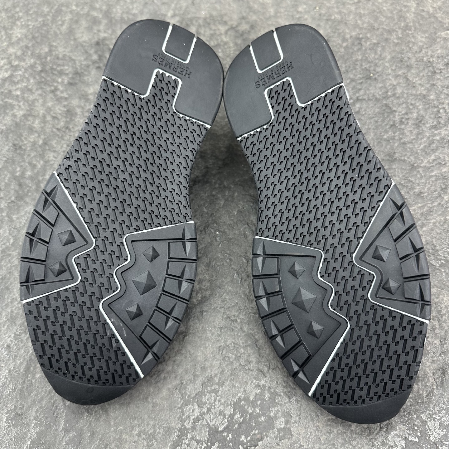 Hermes 25ss Trail Sneaker Size 39-46