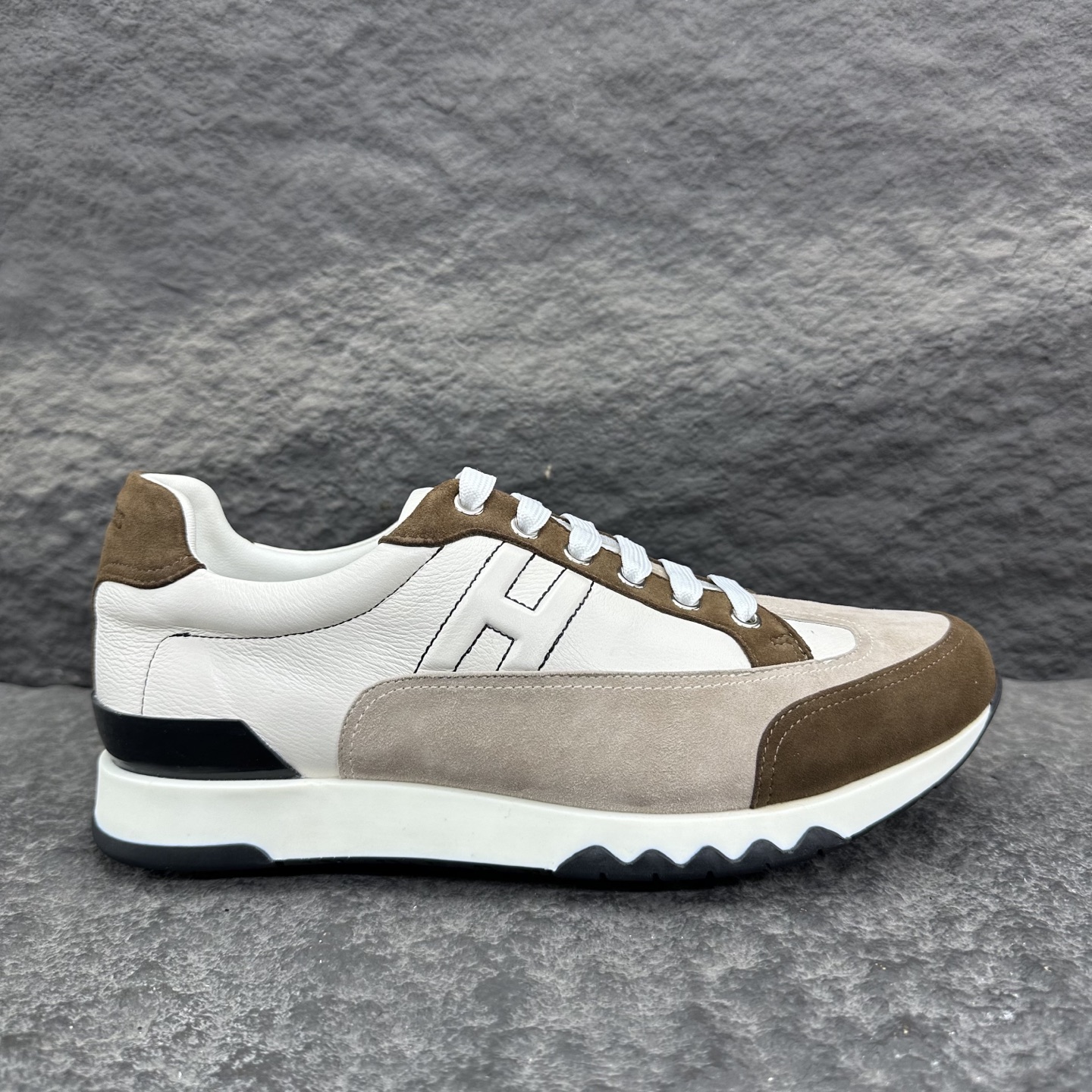 Hermes 25ss Trail Sneaker Size 39-46