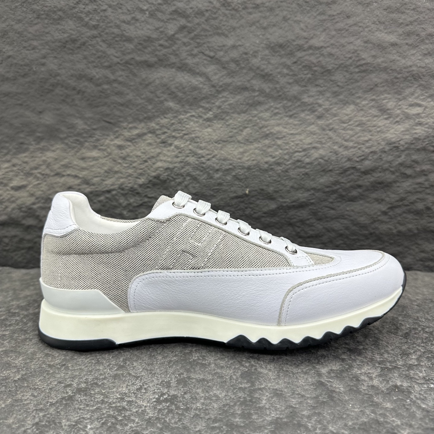 Hermes 25ss Trail Sneaker Size 39-46
