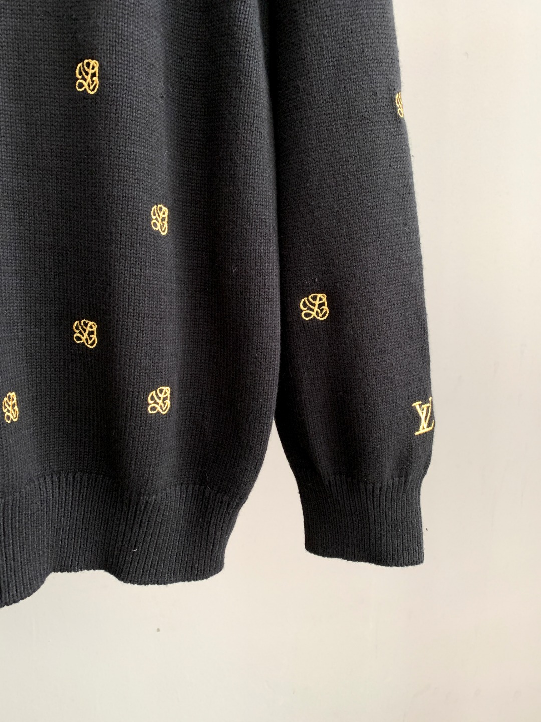 Louis Vuitton Unisex Sweatshirt Size S-XXL
