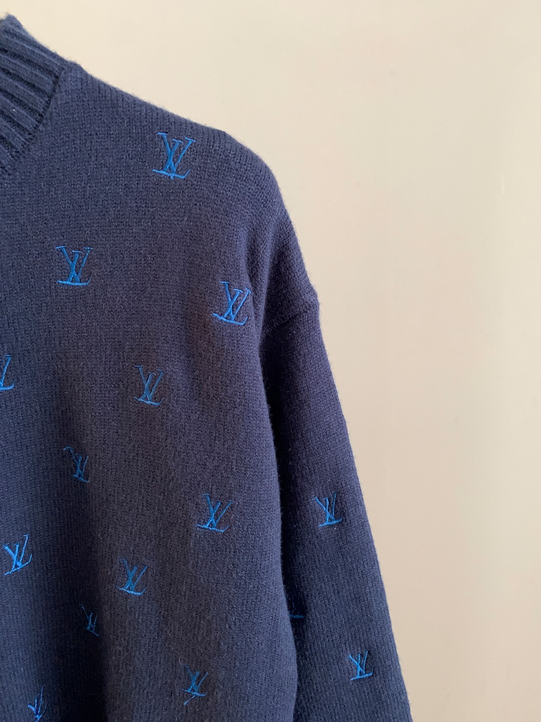 Louis Vuitton Unisex Sweatshirt Size S-XXL