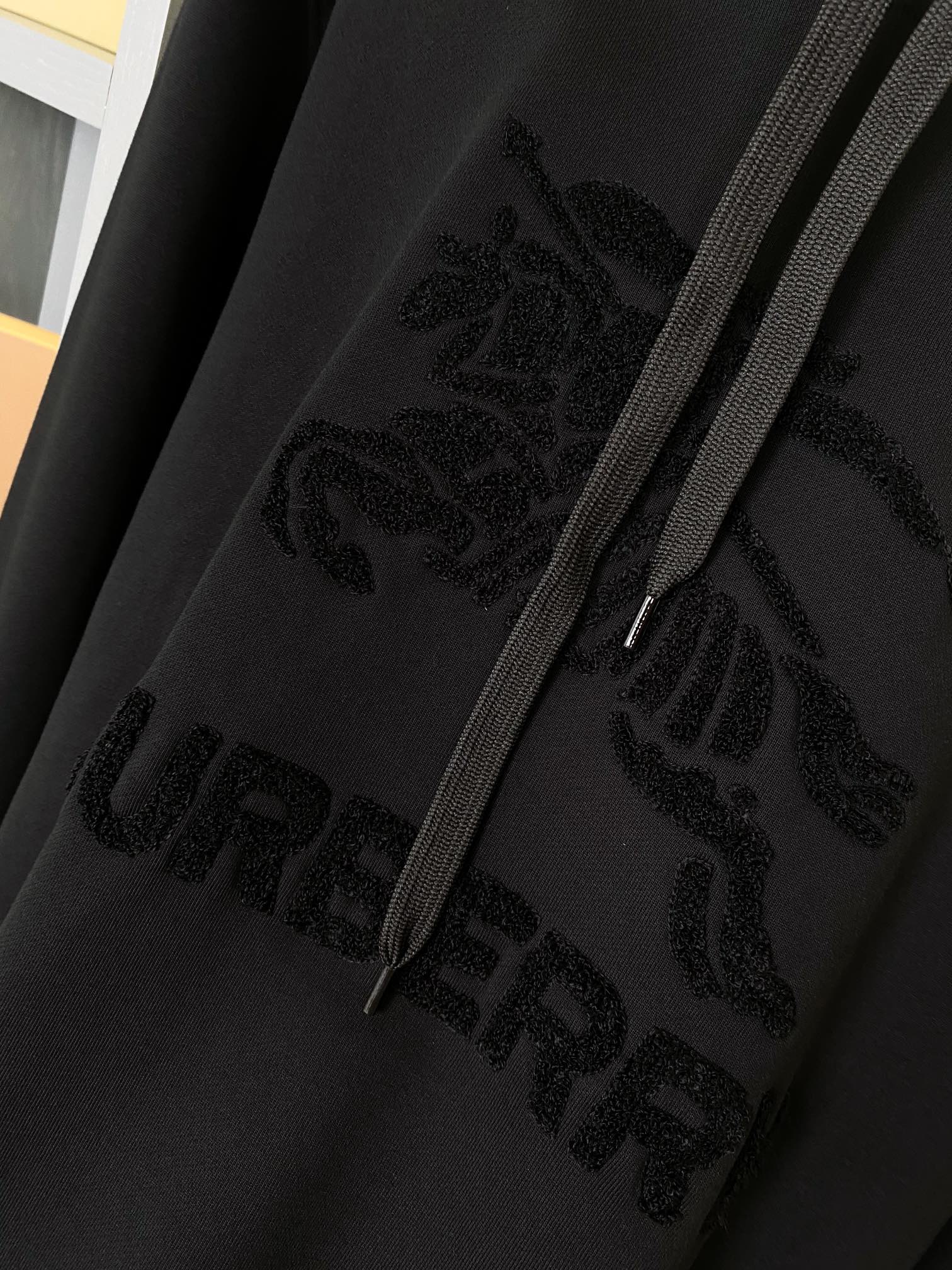 Burberry Unisex Sweatshirt Size S-XXL