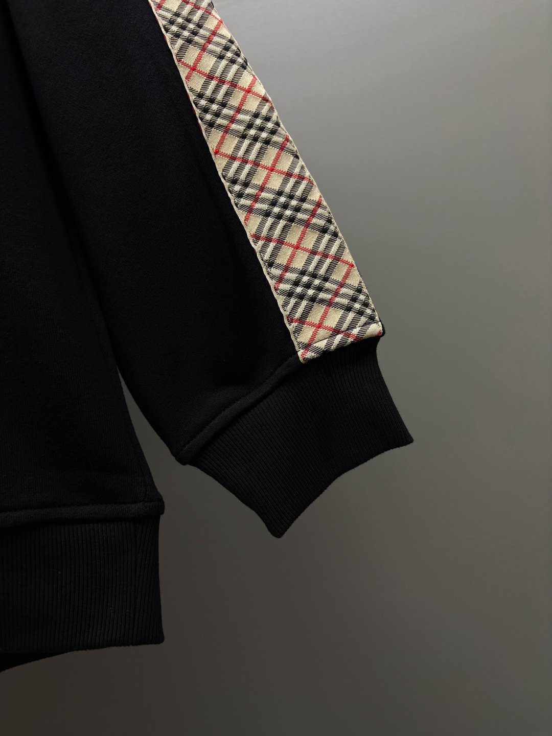 Burberry Unisex Sweatshirt Size S-XXL