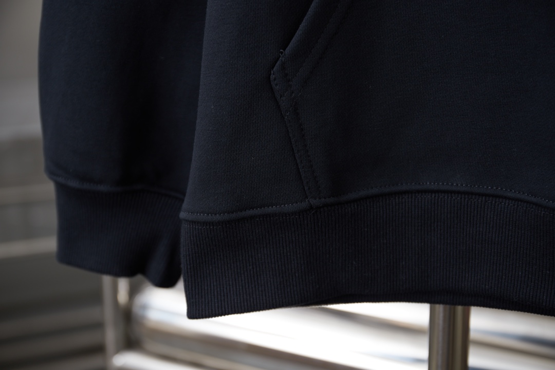 Burberry Unisex Sweatshirt Size S-XL