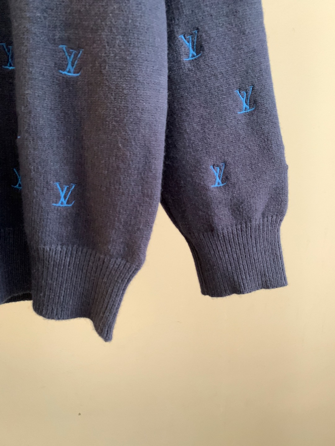 Louis Vuitton Unisex Sweatshirt Size S-XXL