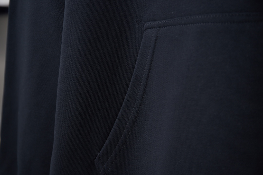 Burberry Unisex Sweatshirt Size S-XL