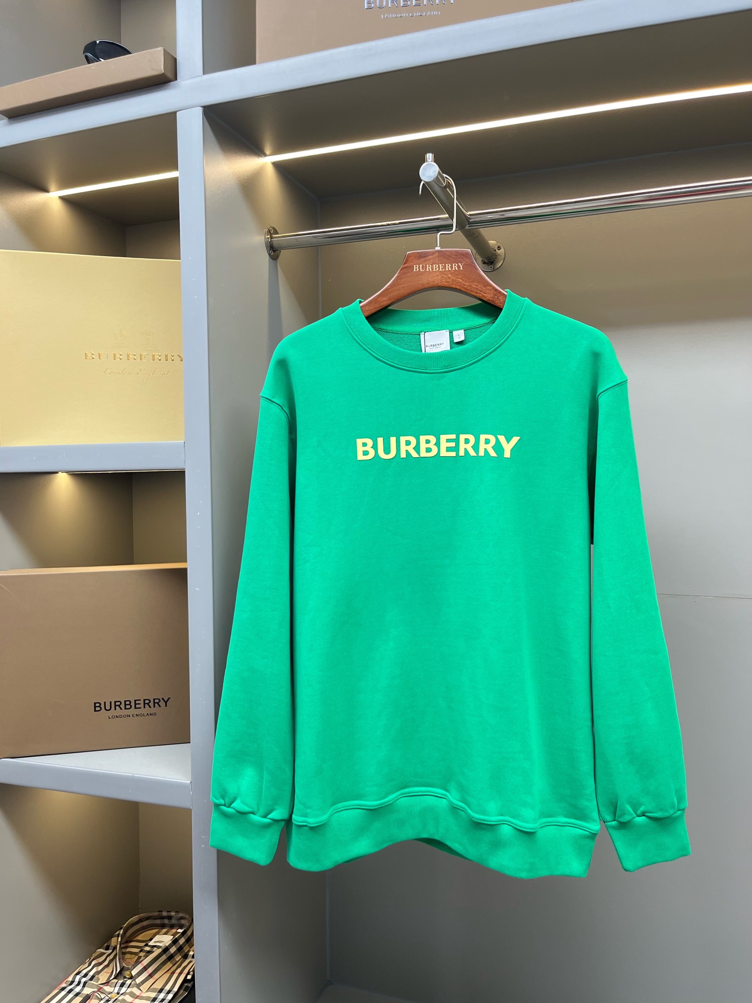 Burberry Unisex Sweatshirt Size S-XXL