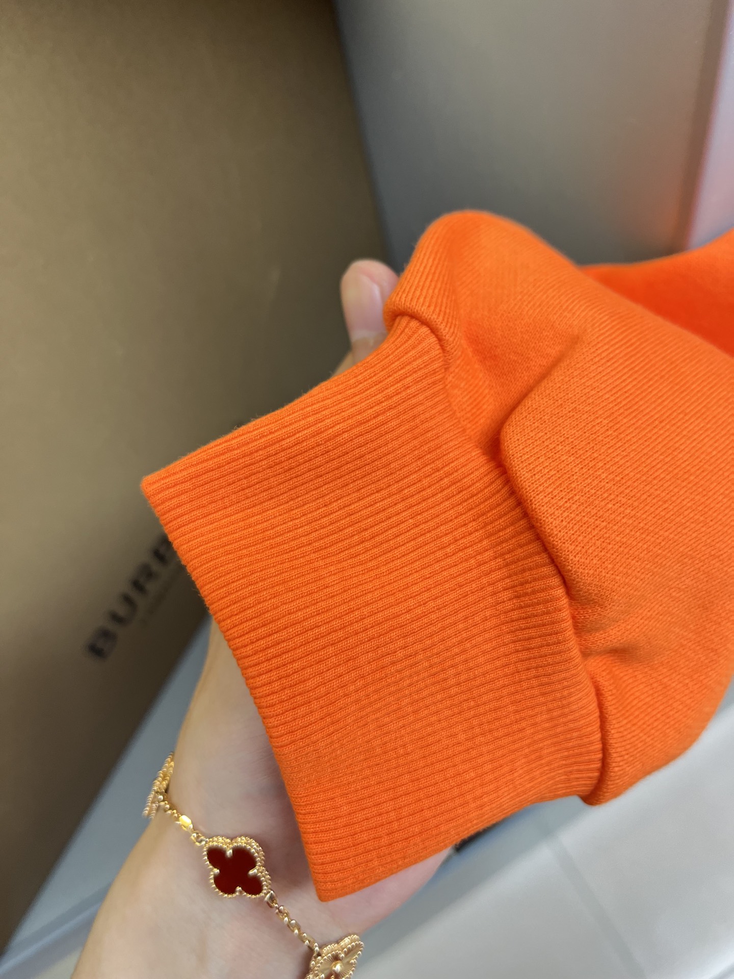 Burberry Unisex Sweatshirt Size S-XXL