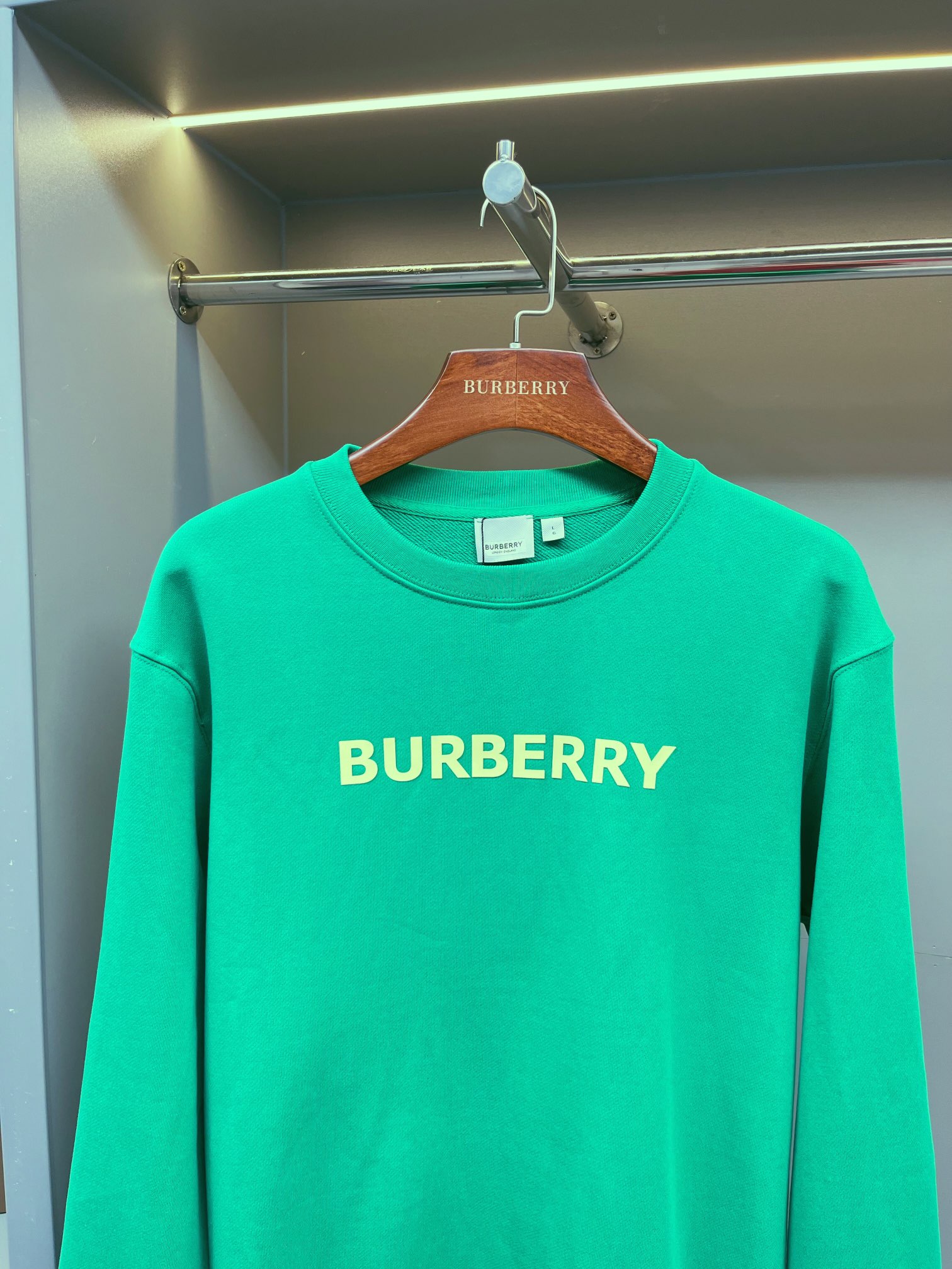 Burberry Unisex Sweatshirt Size S-XXL