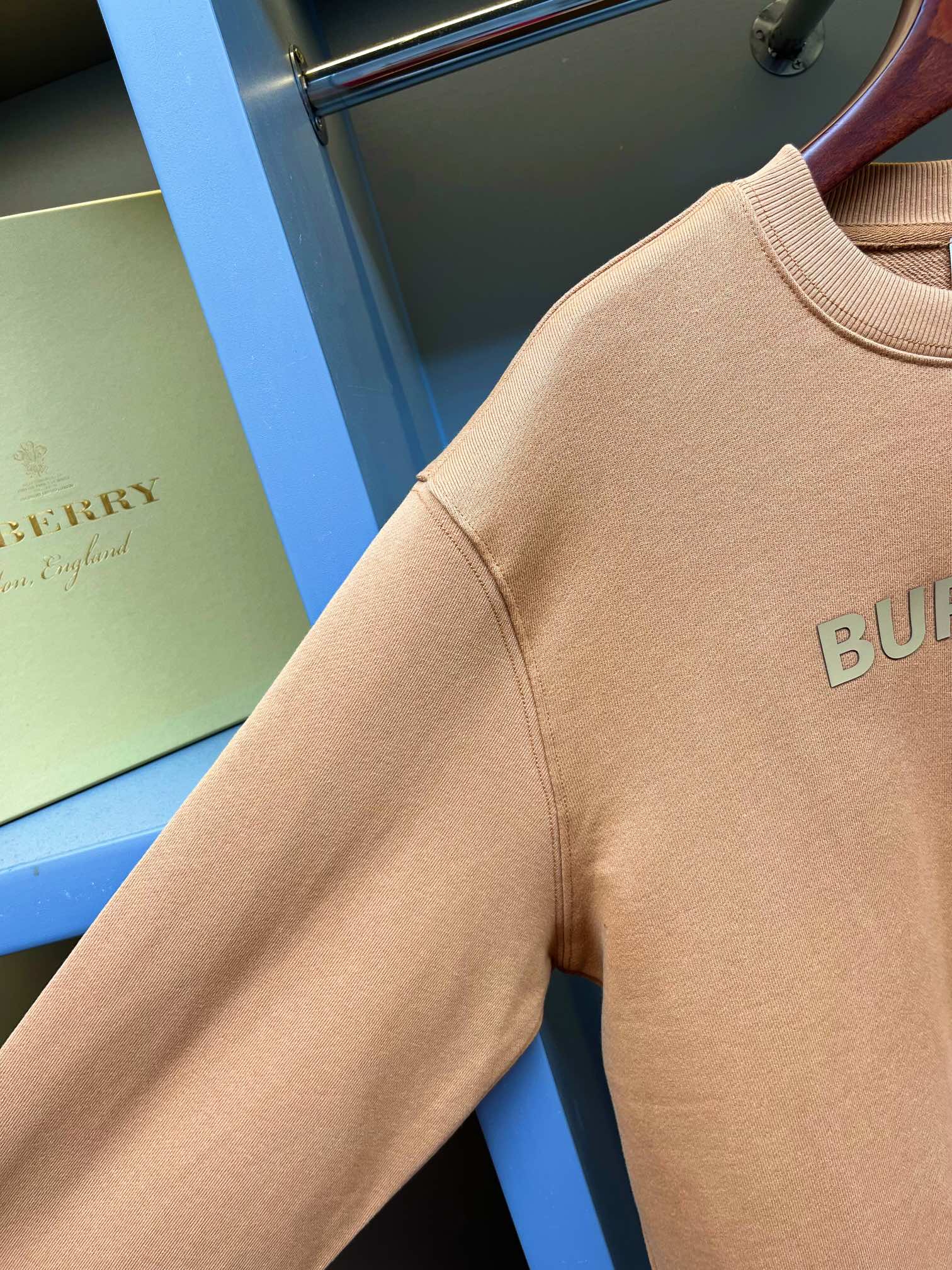 Burberry Unisex Sweatshirt Size S-XXL