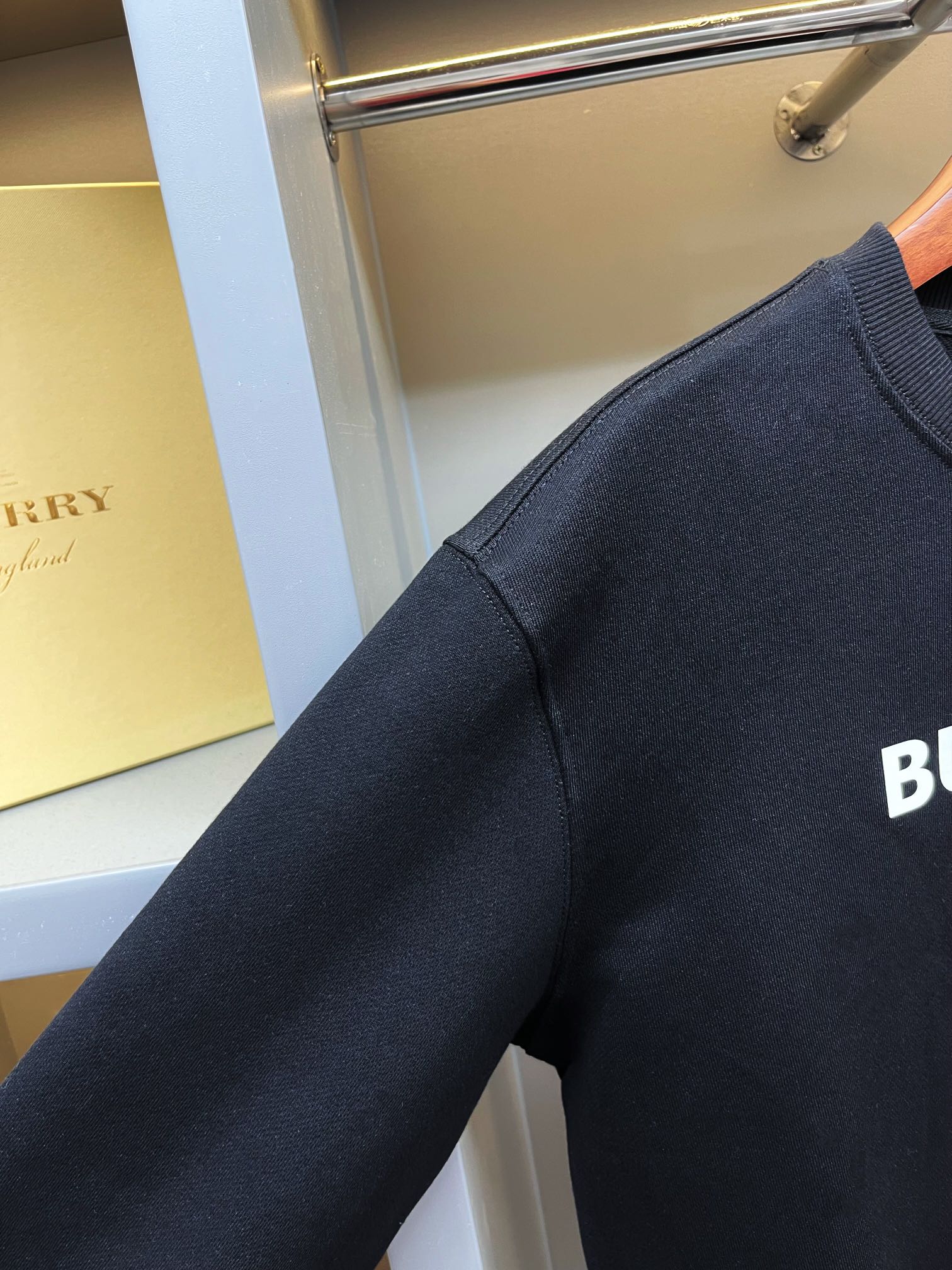 Burberry Unisex Sweatshirt Size S-XXL