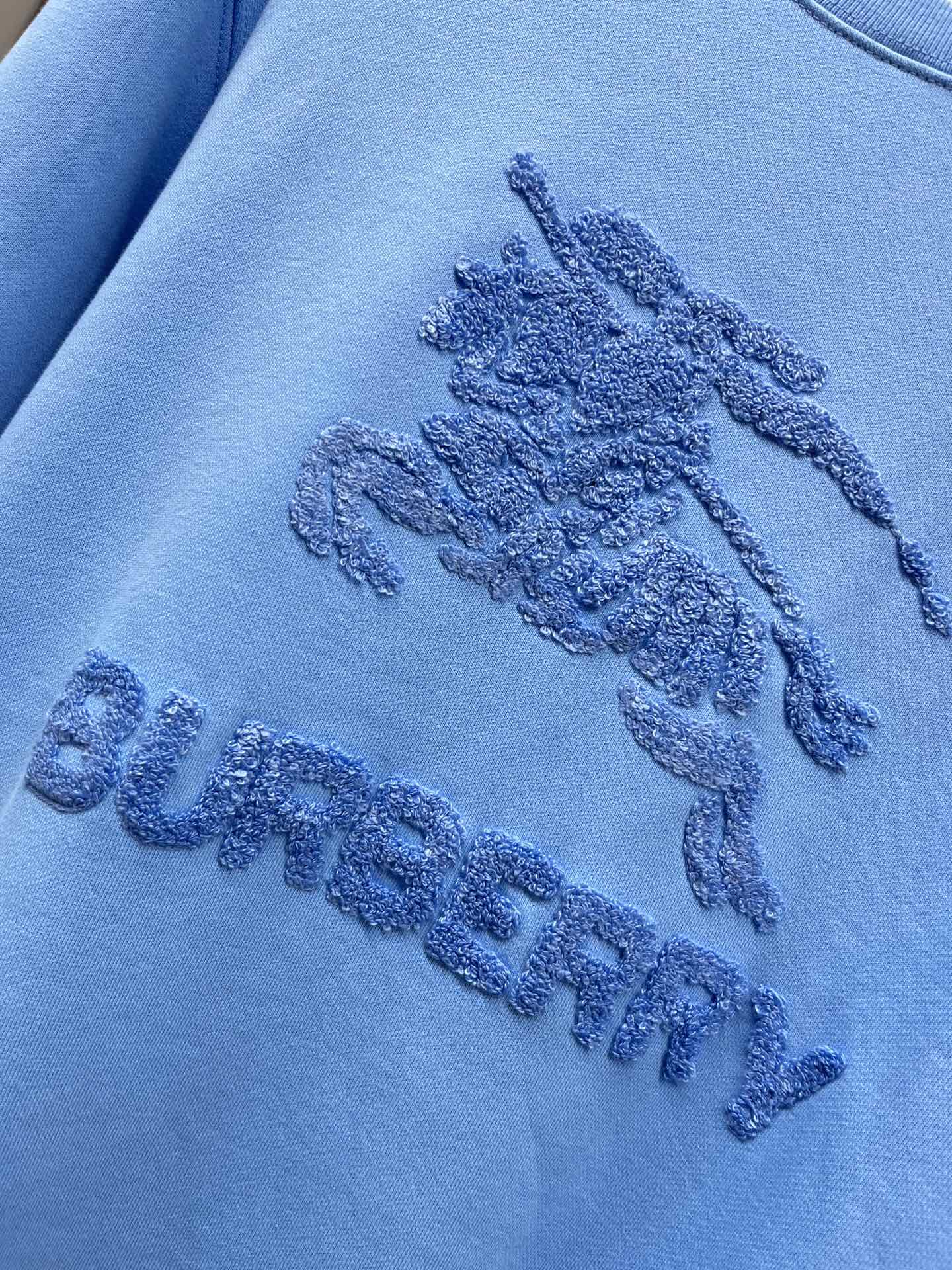 Burberry Unisex Sweatshirt Size S-XXL