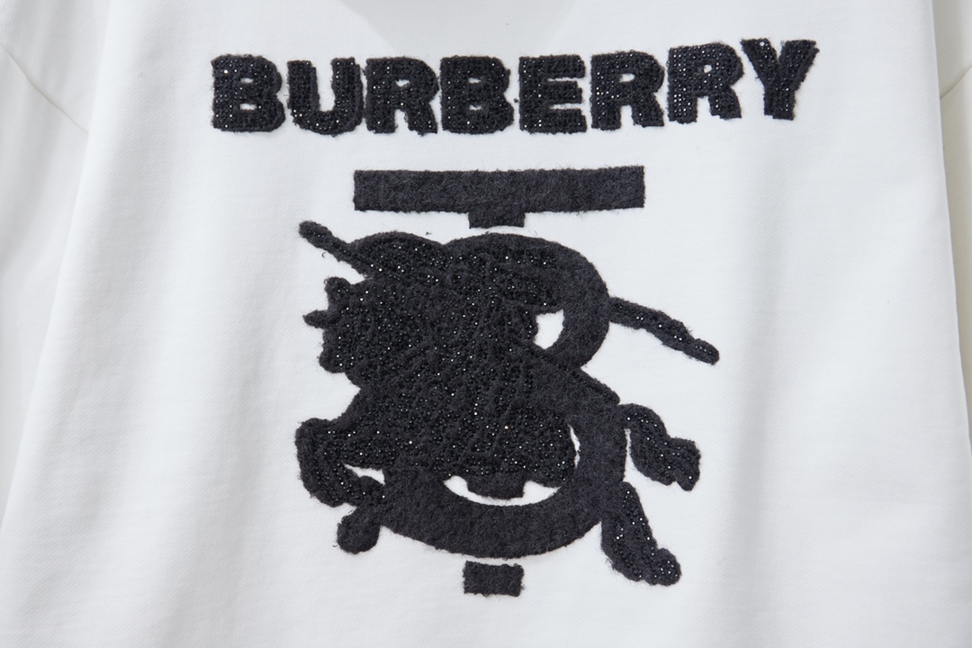 Burberry Unisex Sweatshirt Size S-XL