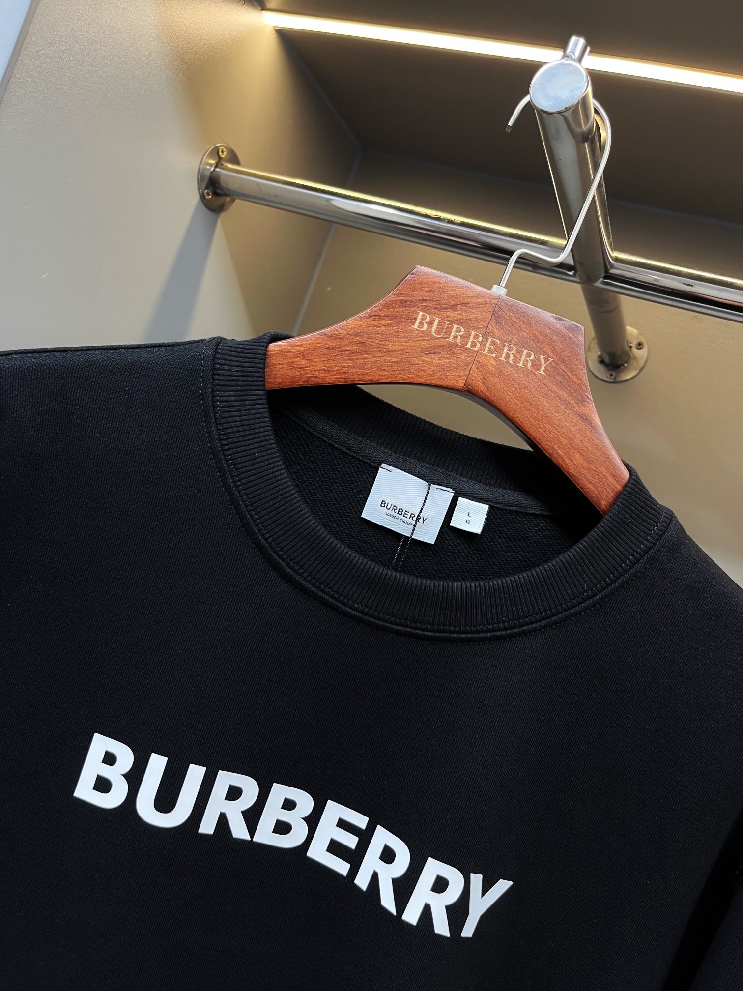 Burberry Unisex Sweatshirt Size S-XXL