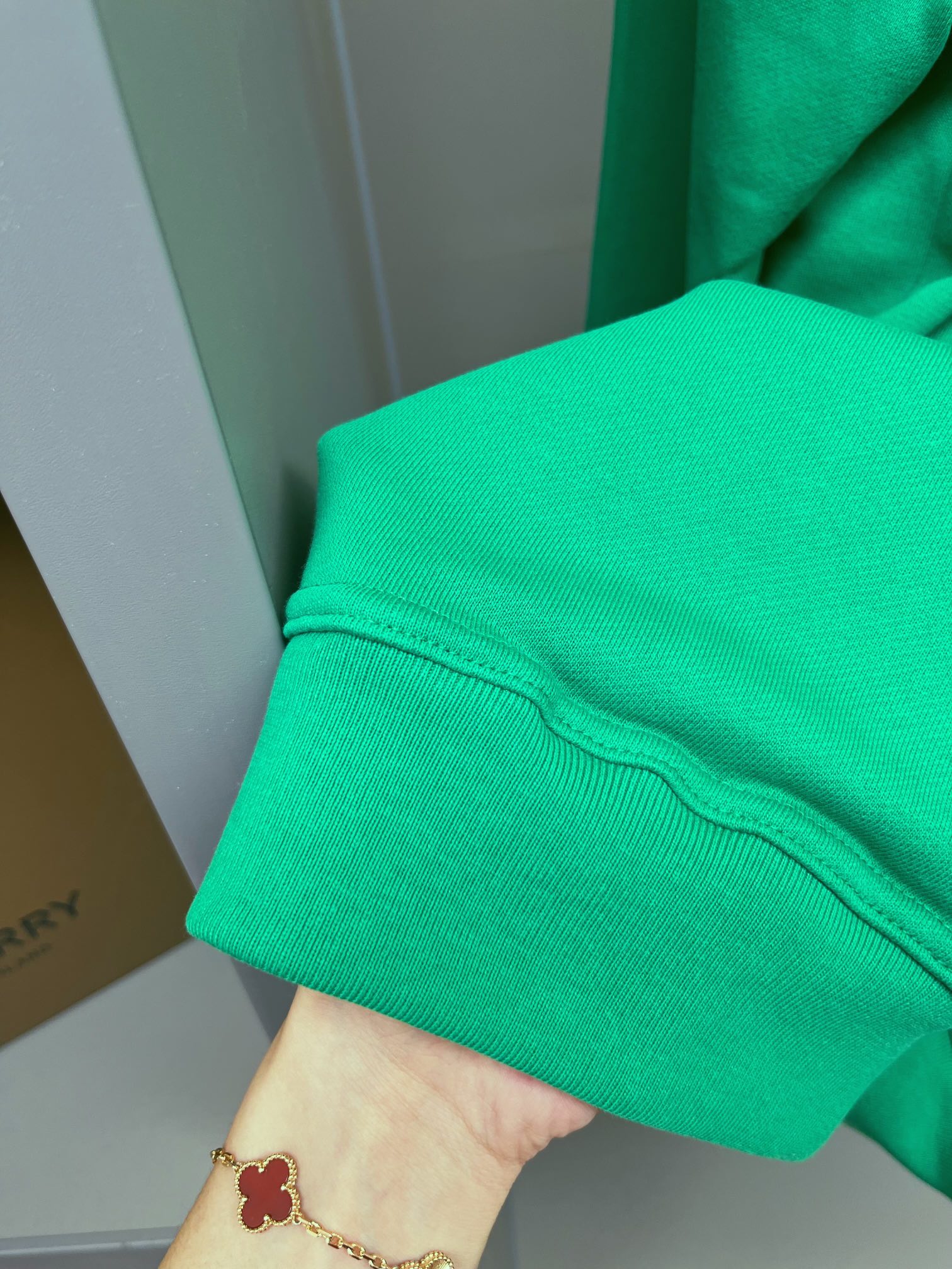 Burberry Unisex Sweatshirt Size S-XXL