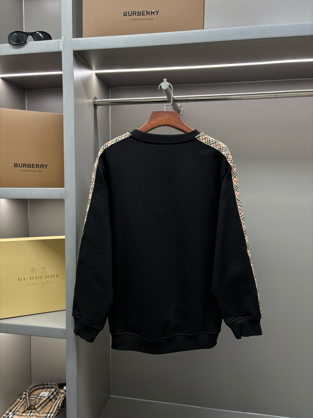 Burberry Unisex Sweatshirt Size S-XXL