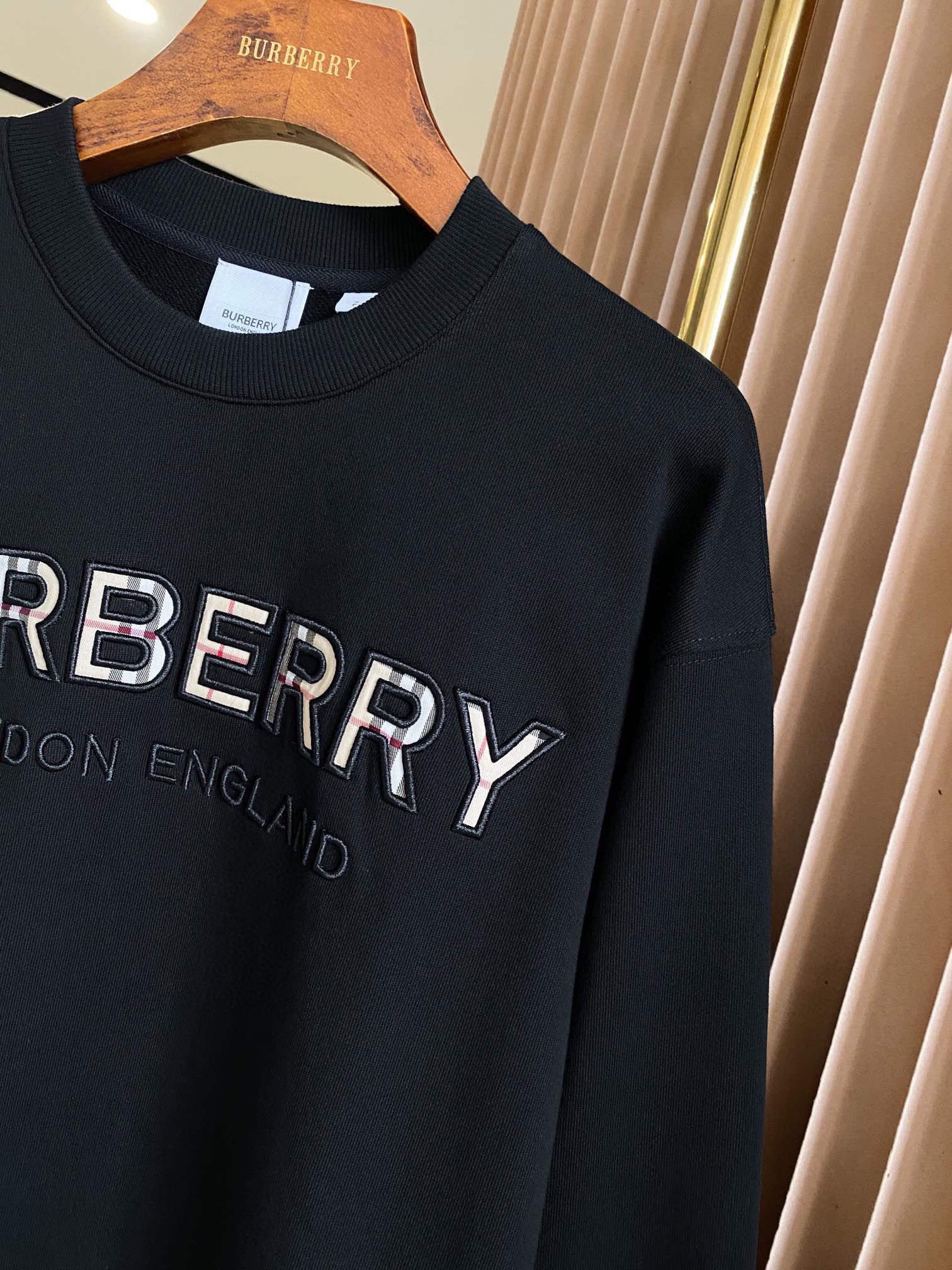 Burberry Unisex Sweatshirt Size S-XXL