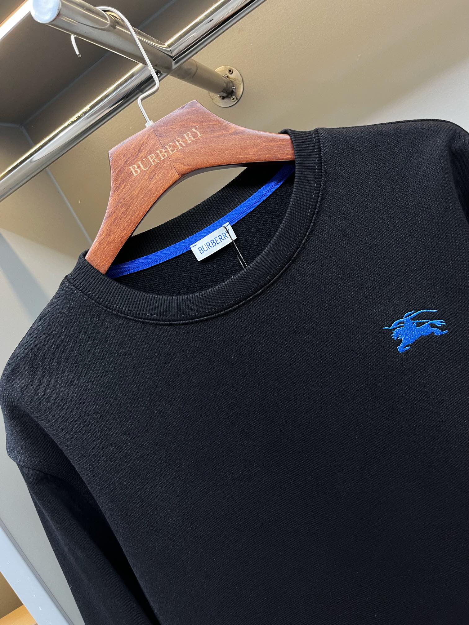 Burberry Unisex Sweatshirt Size S-XXL