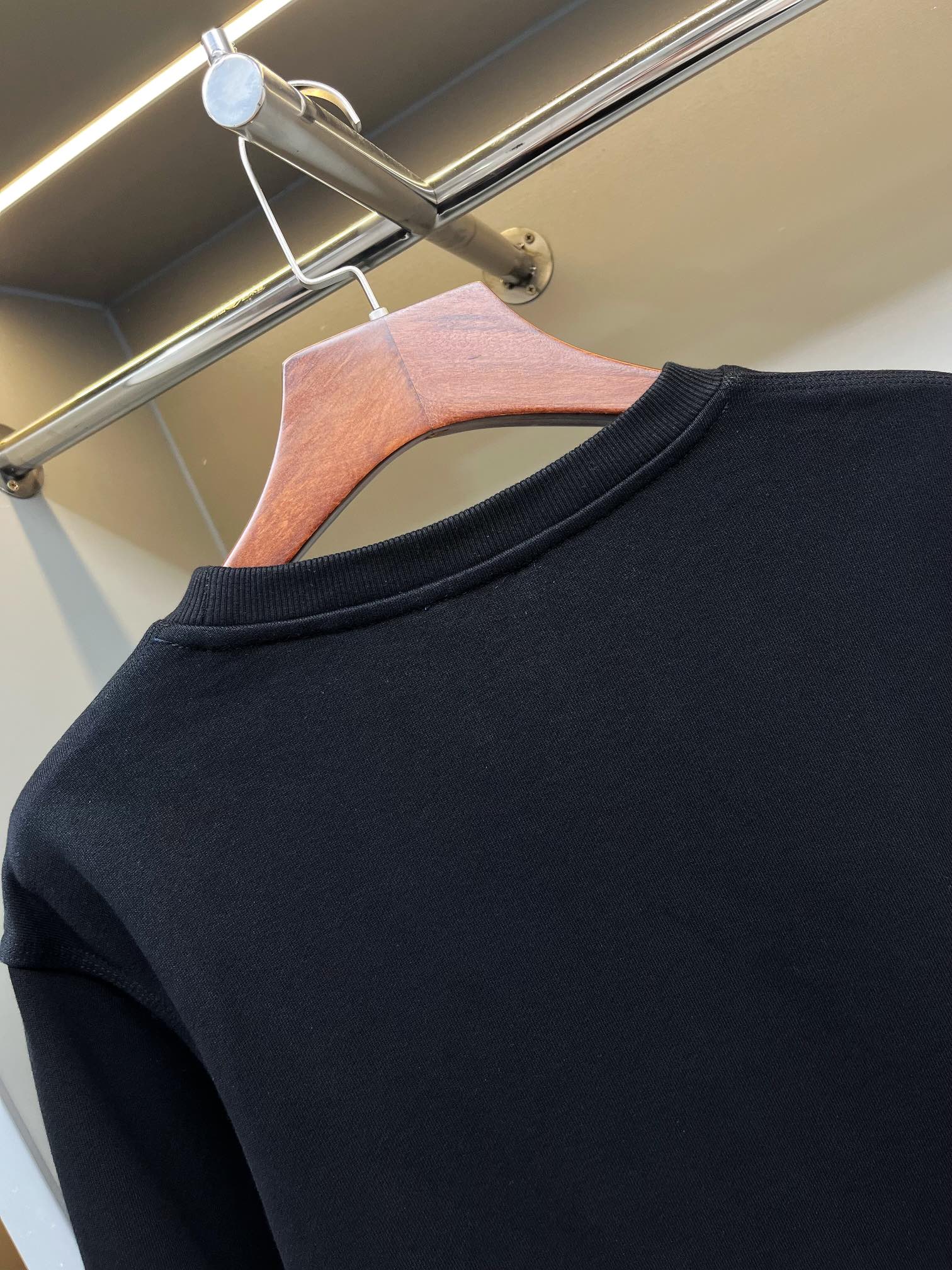 Burberry Unisex Sweatshirt Size S-XXL