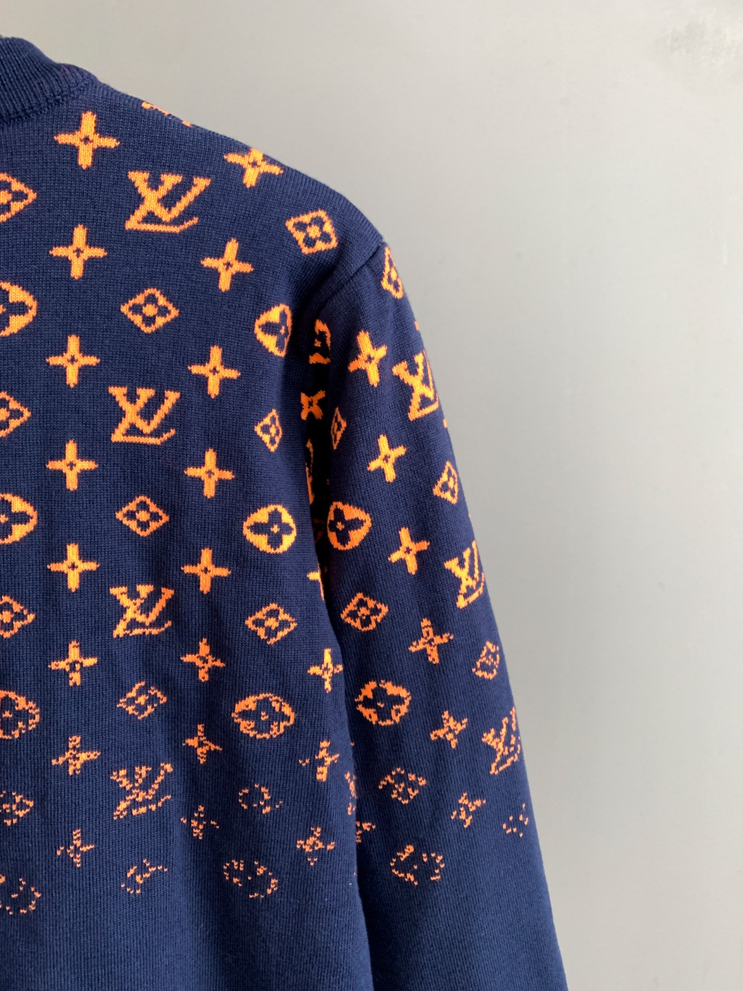 Louis Vuitton Unisex Sweatshirt Size S-XXL