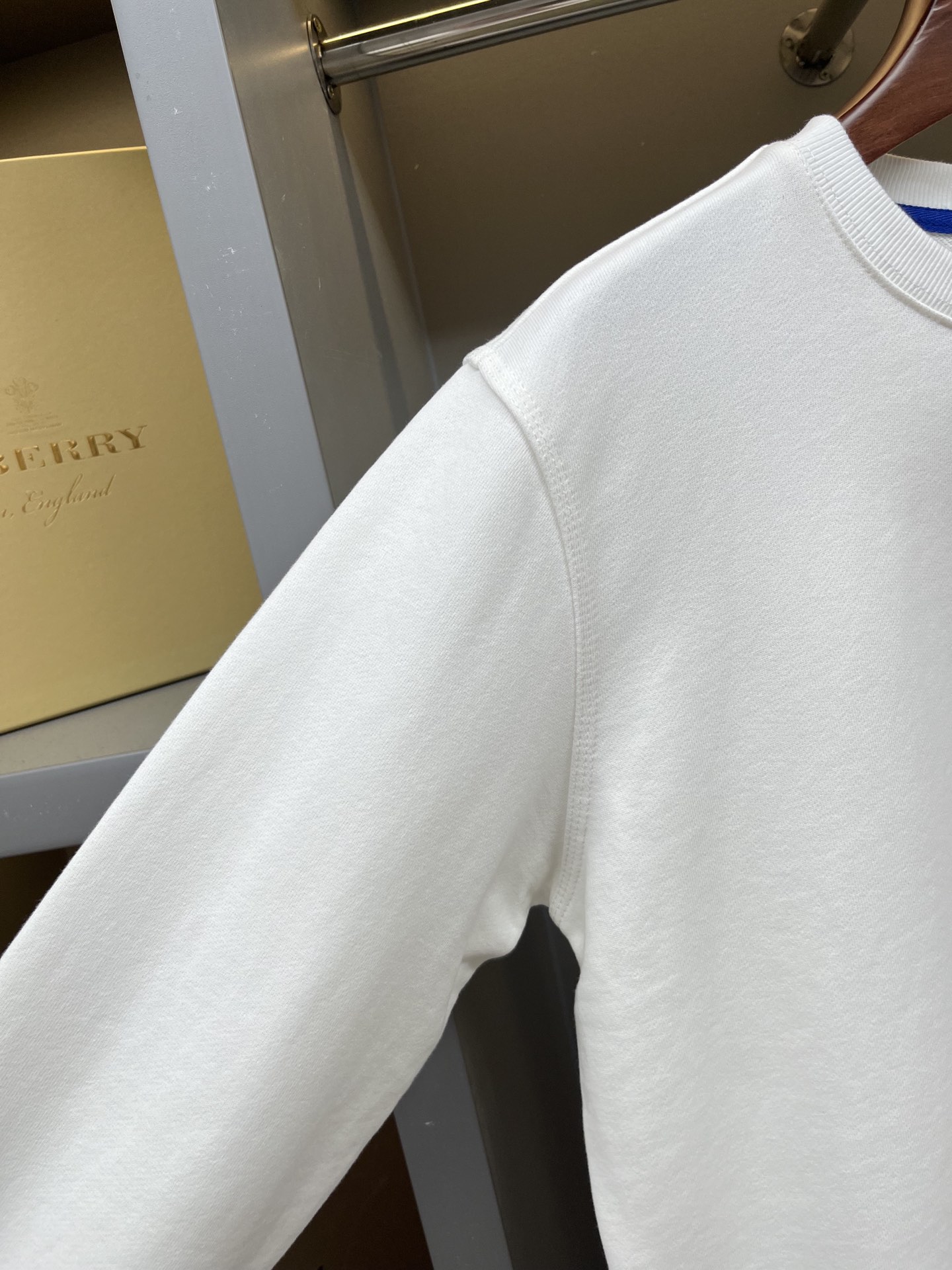 Burberry Unisex Sweatshirt Size S-XXL