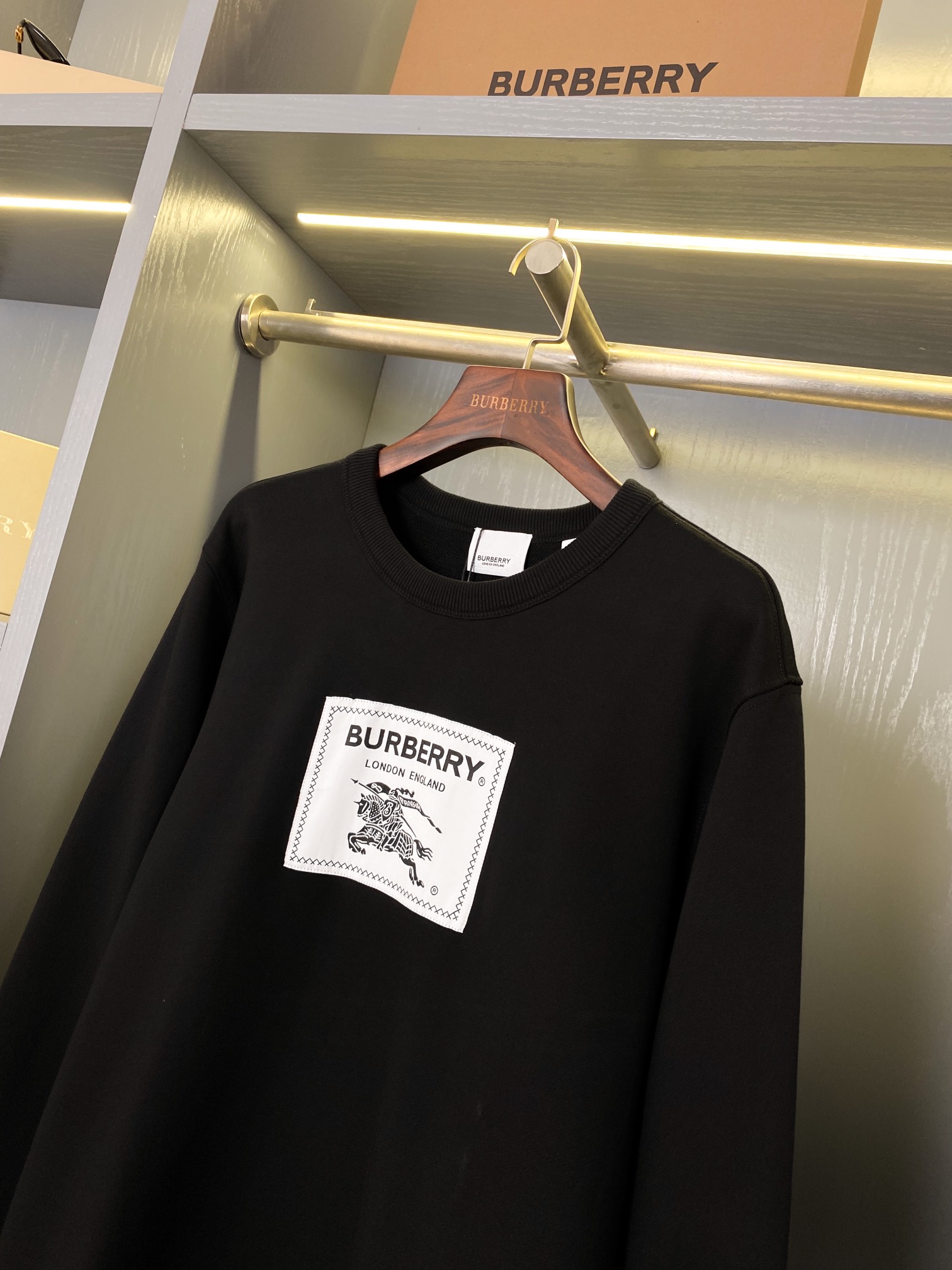 Burberry Unisex Sweatshirt Size S-XXL