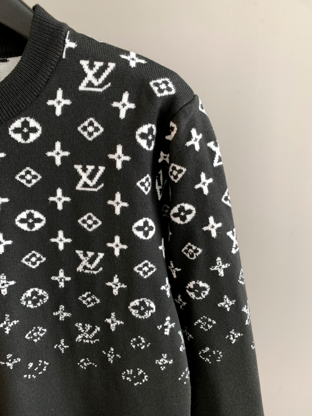 Louis Vuitton Unisex Sweatshirt Size S-XXL