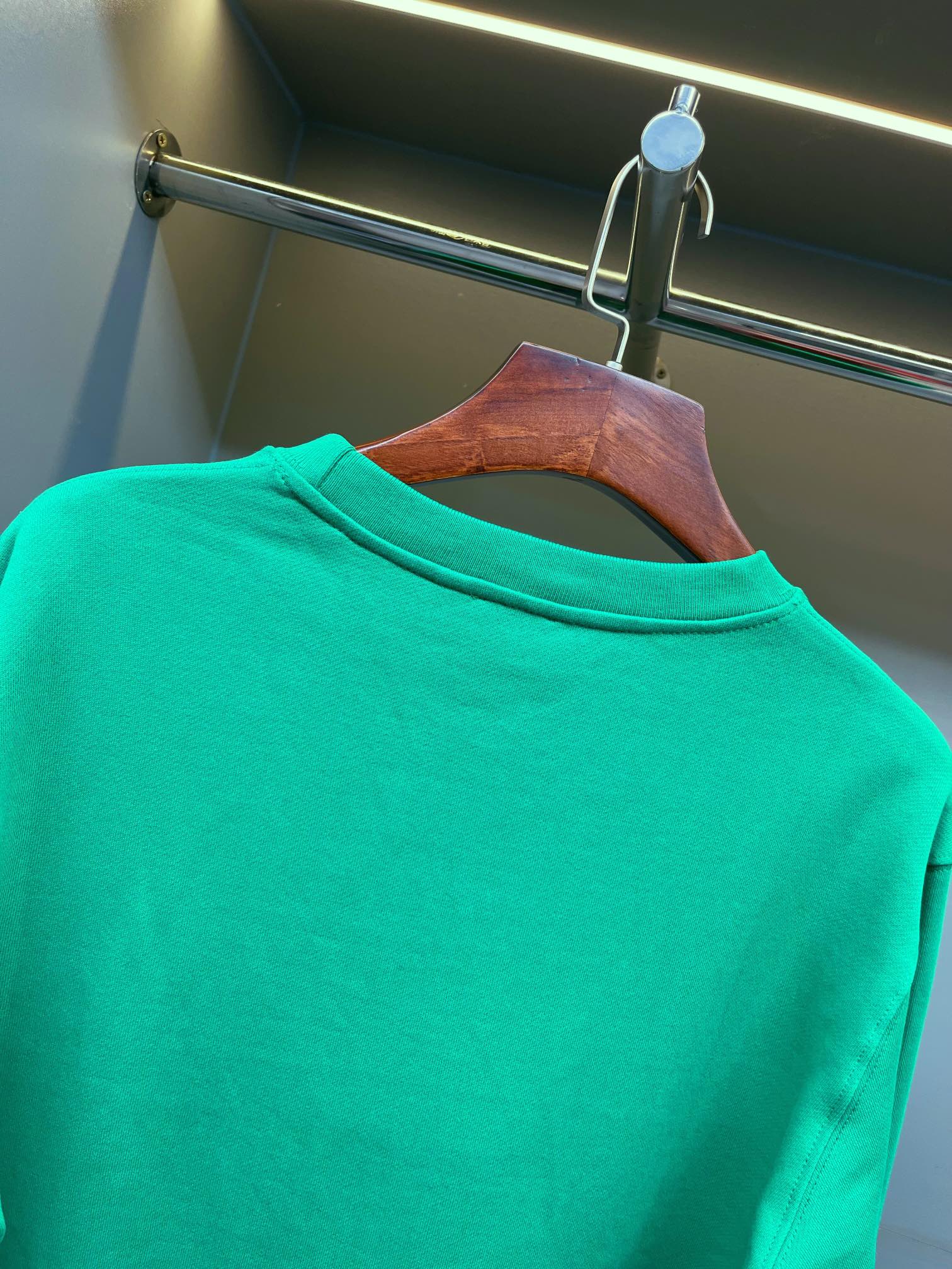 Burberry Unisex Sweatshirt Size S-XXL