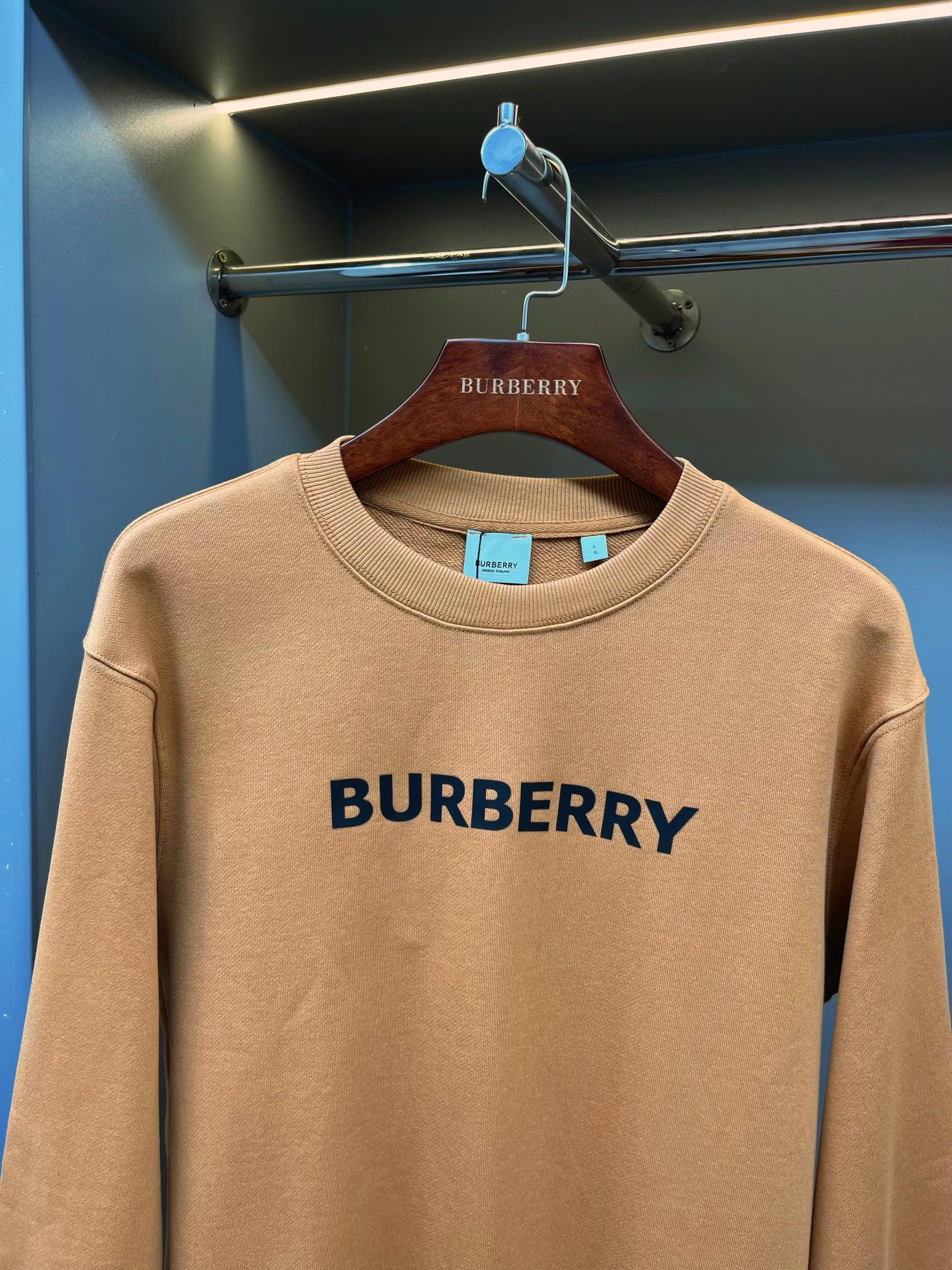 Burberry Unisex Sweatshirt Size S-XXL