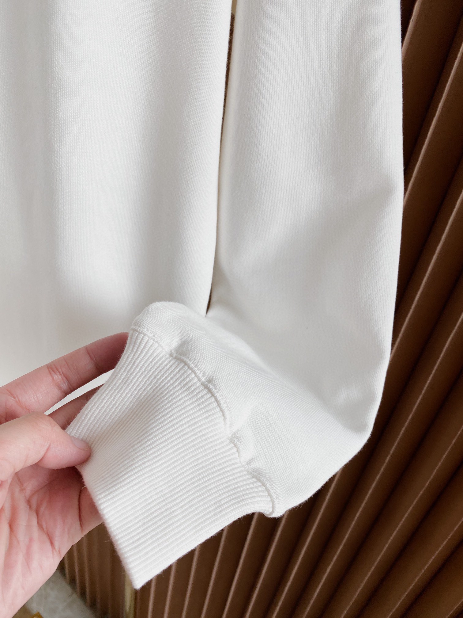 Burberry Unisex Sweatshirt Size S-XXL