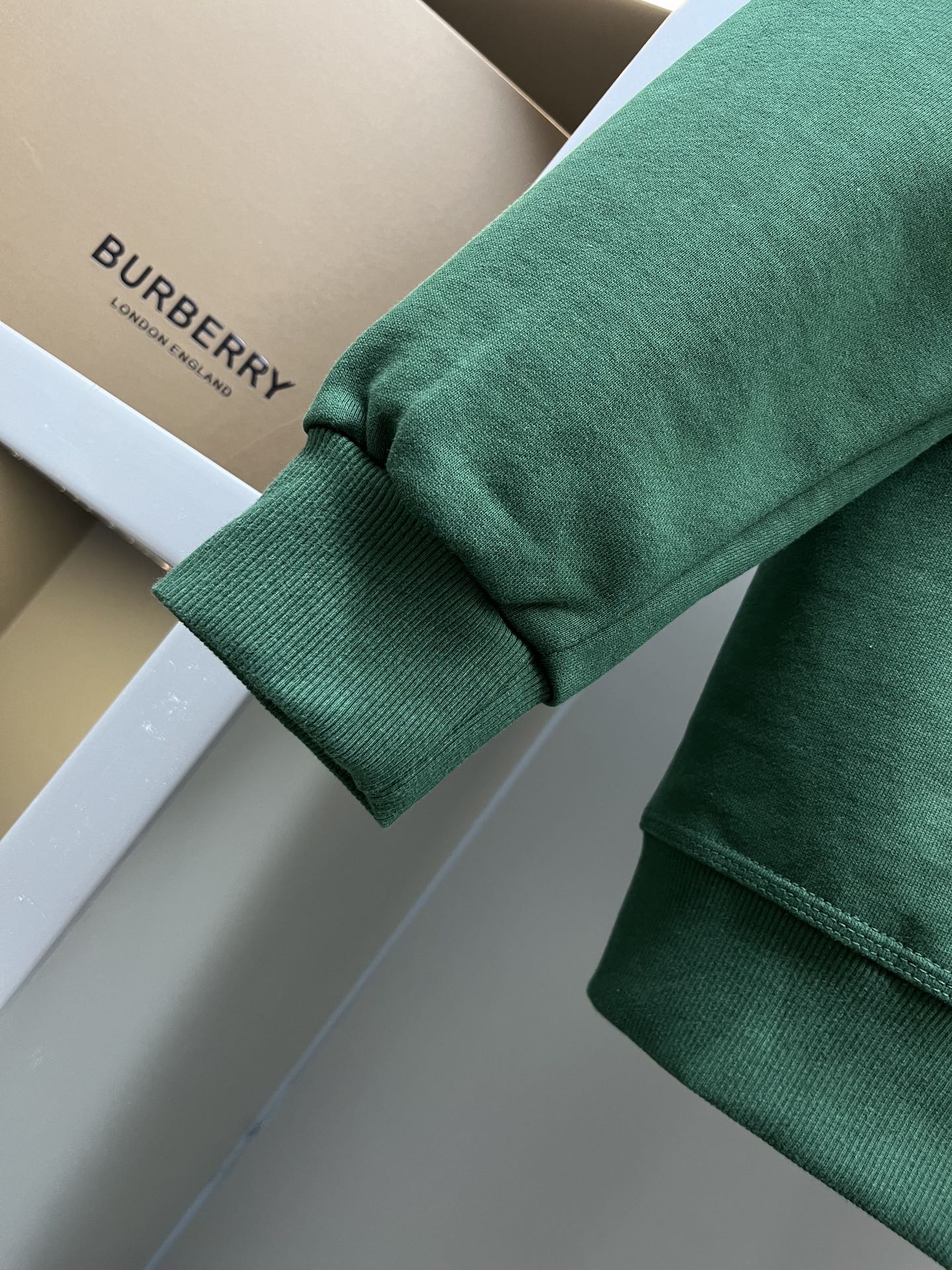 Burberry Unisex Sweatshirt Size S-XXL