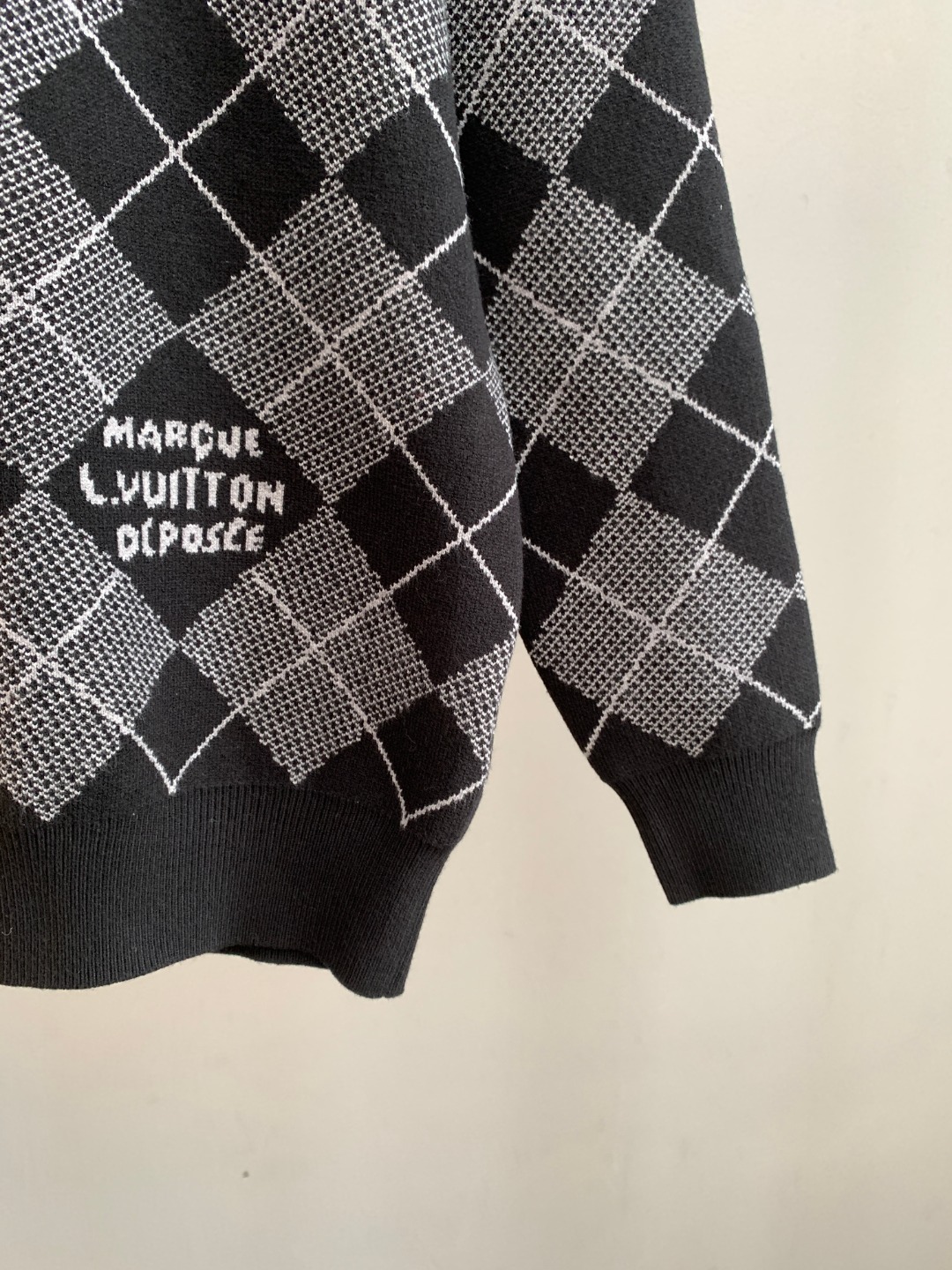 Louis Vuitton Unisex Sweatshirt Size S-XXL