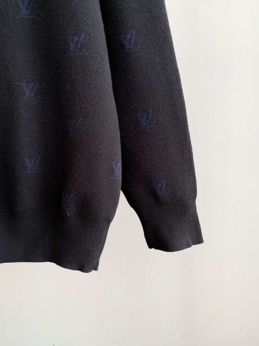 Louis Vuitton Unisex Sweatshirt Size S-XXL